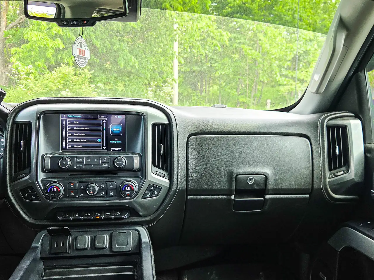 Chevrolet Silverado 1500 photo Chevrolet Silverado 1500