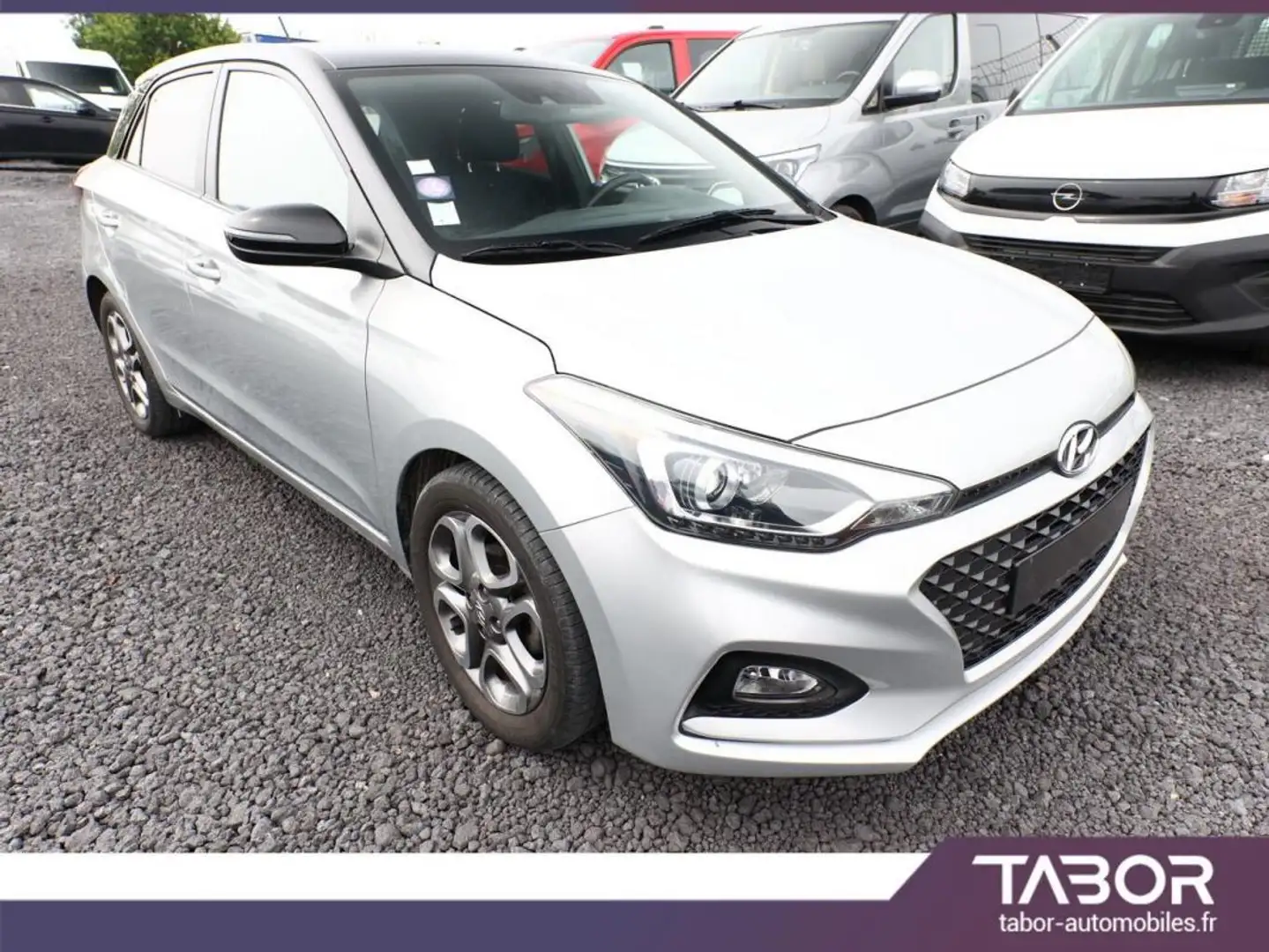 Hyundai i20 1.2 84 Trend Cam AppC Privacy radar Argent - 2