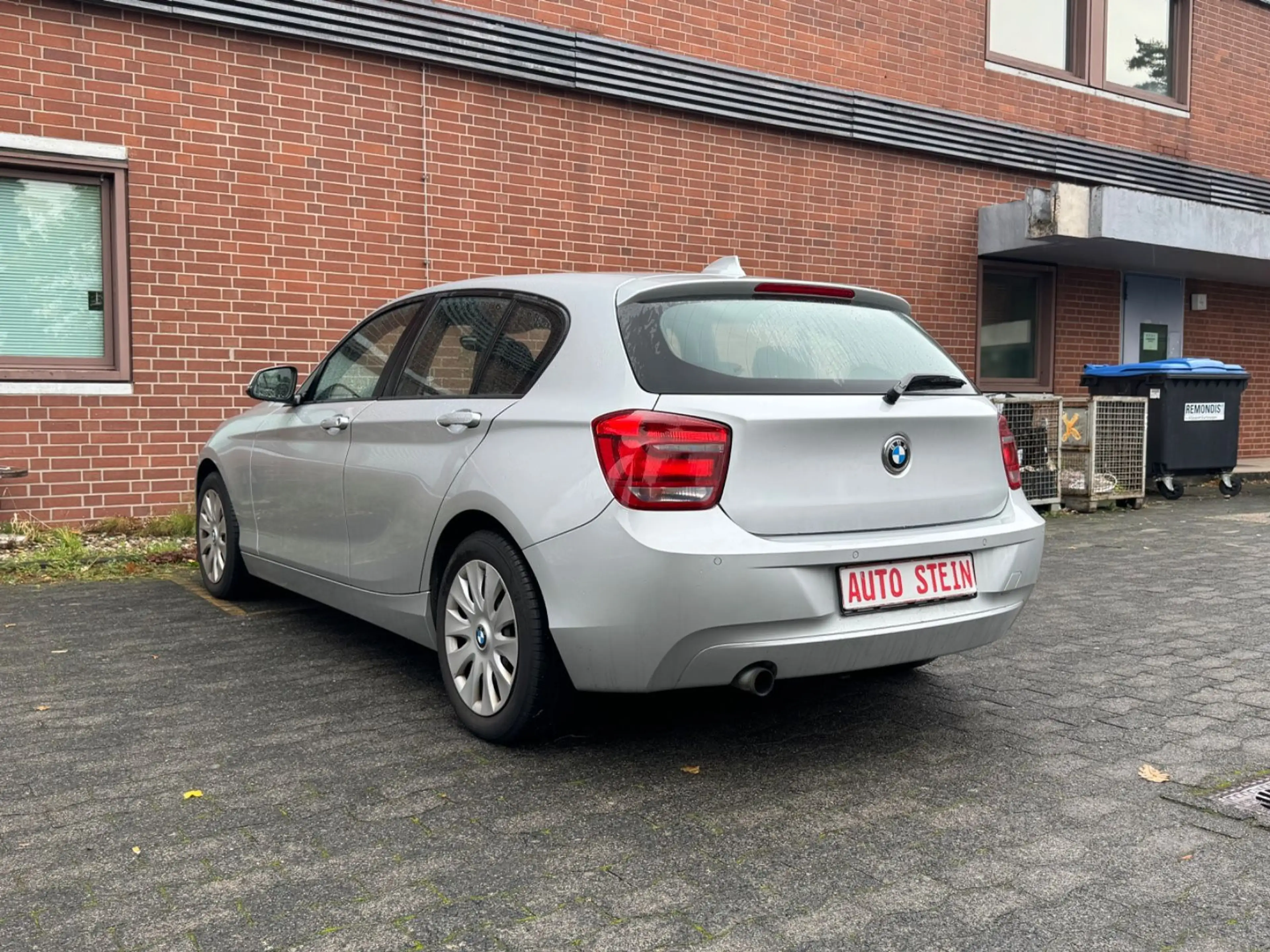 BMW 114 i Lim. *1.HAND*PDC*KLIMA*AHK*SHZ*SS* — photo 7