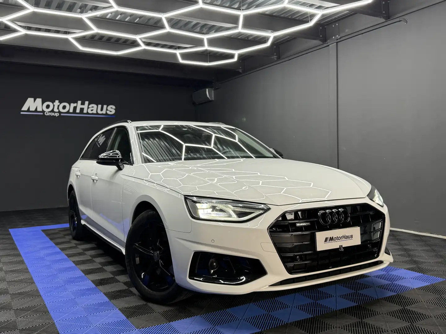 Audi A4 Avant 40 2.0 tdi quattro 190cv White - 1