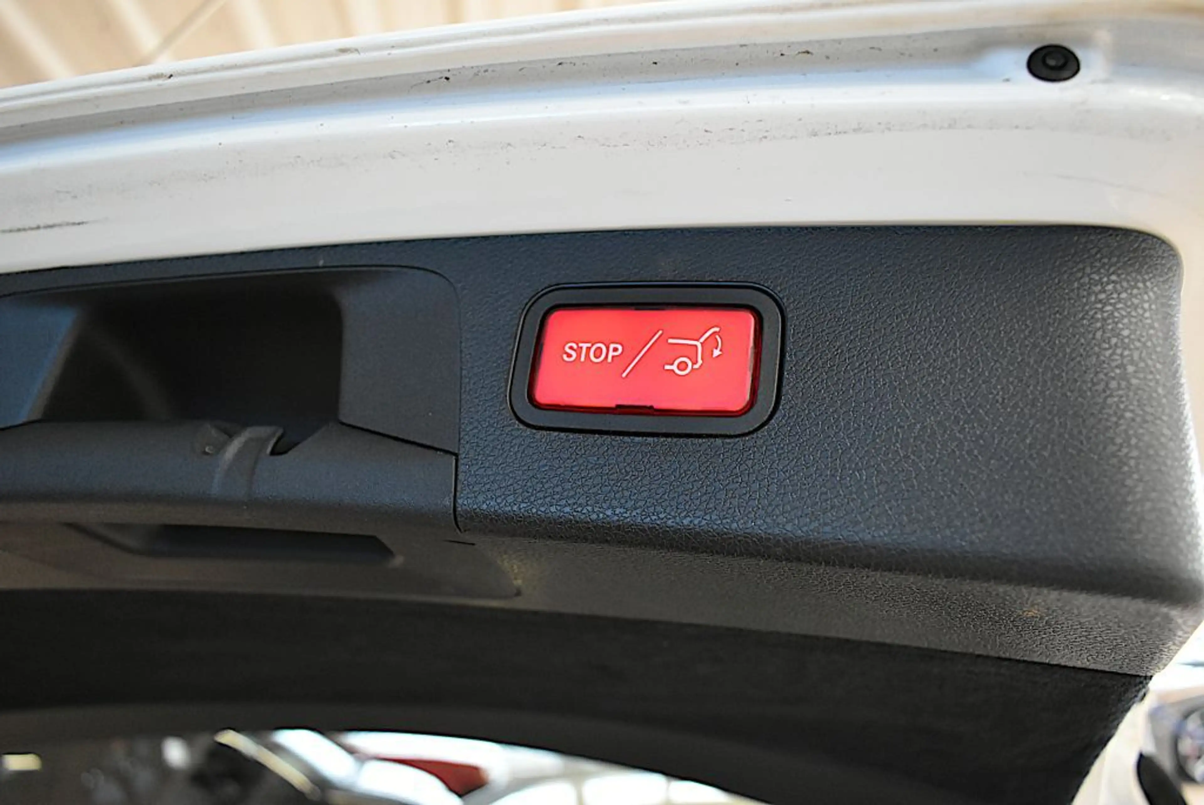 Mercedes-Benz E 300 e T 9G-TRONIC Exclusive — photo 8