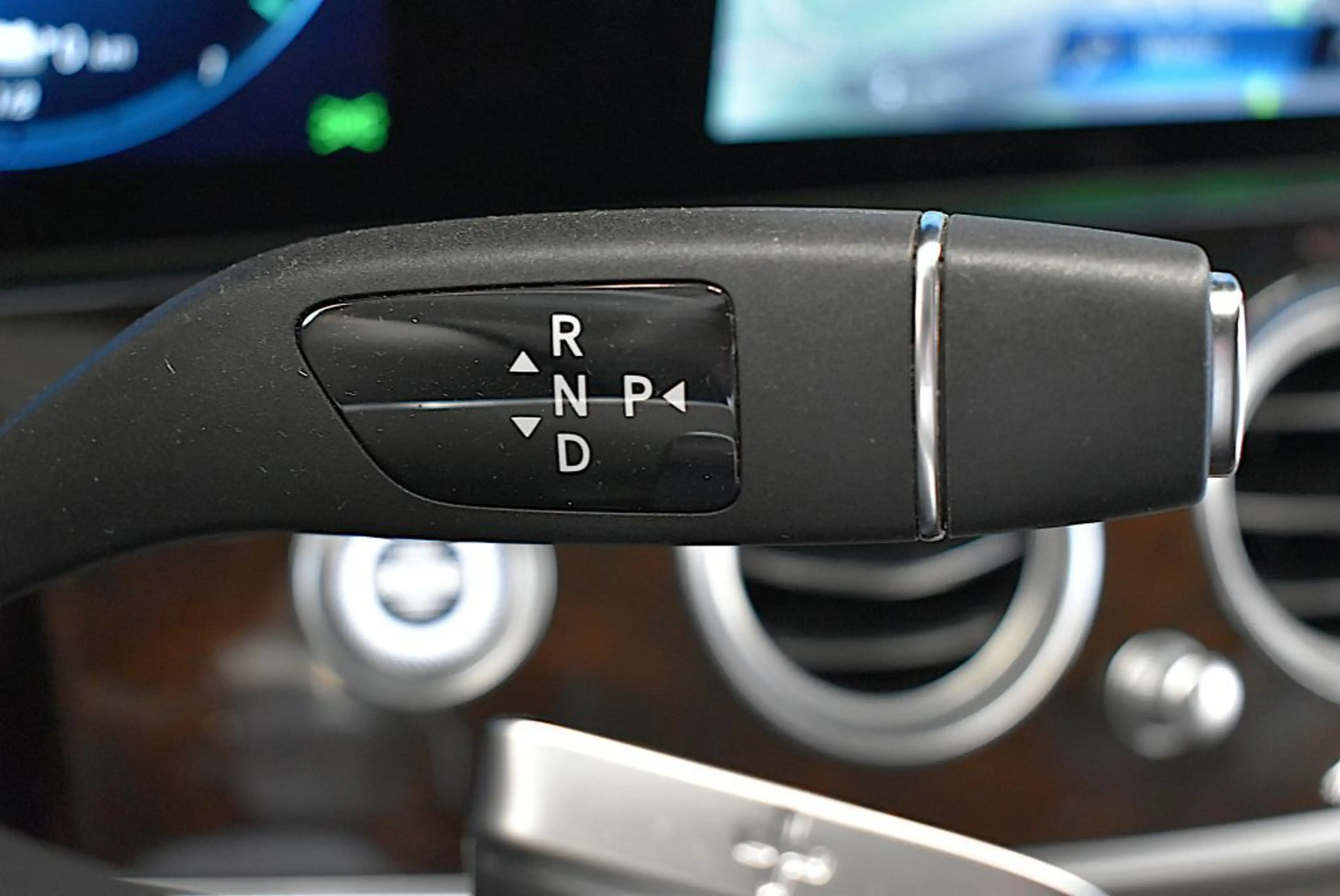 Mercedes-Benz E 300 e T 9G-TRONIC Exclusive — photo 13