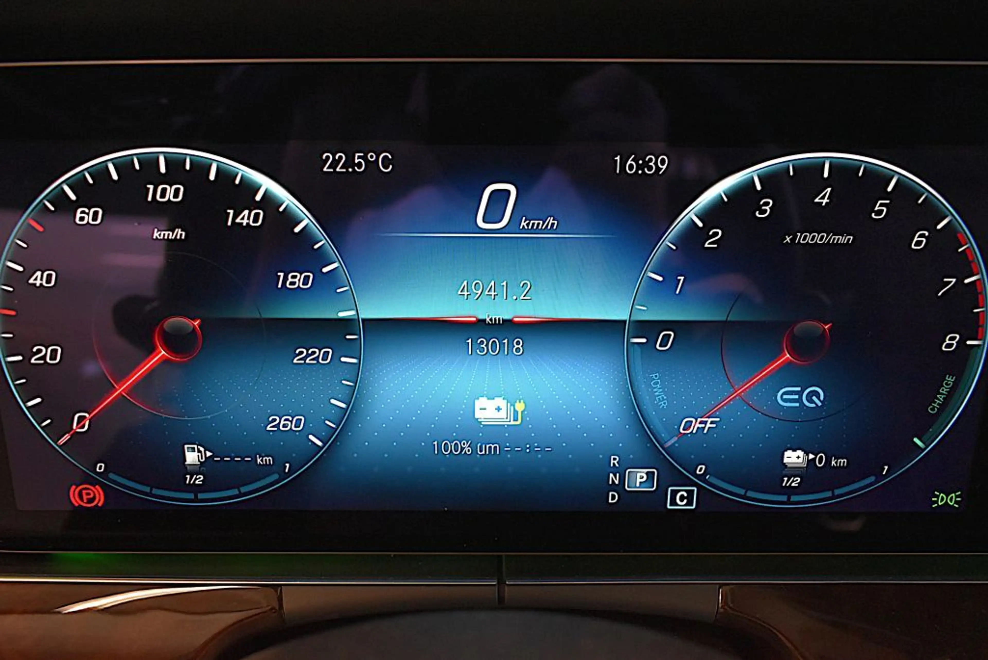 Mercedes-Benz E 300 e T 9G-TRONIC Exclusive — photo 11