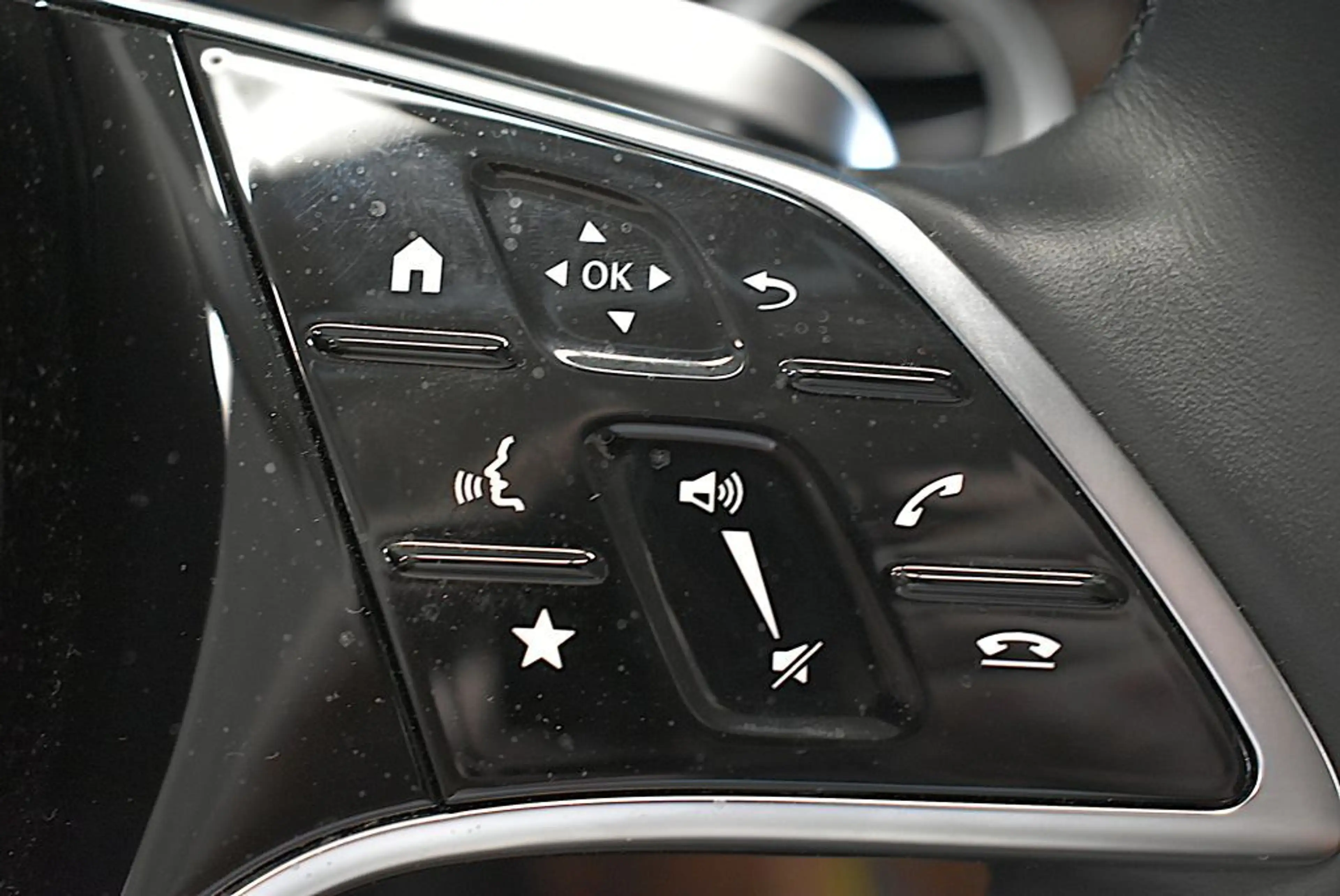 Mercedes-Benz E 300 e T 9G-TRONIC Exclusive — photo 15