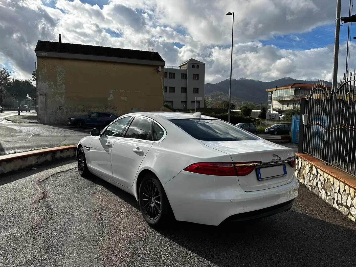 Jaguar XF XF 2.0 D E-Performance Prestige Bianco - 2