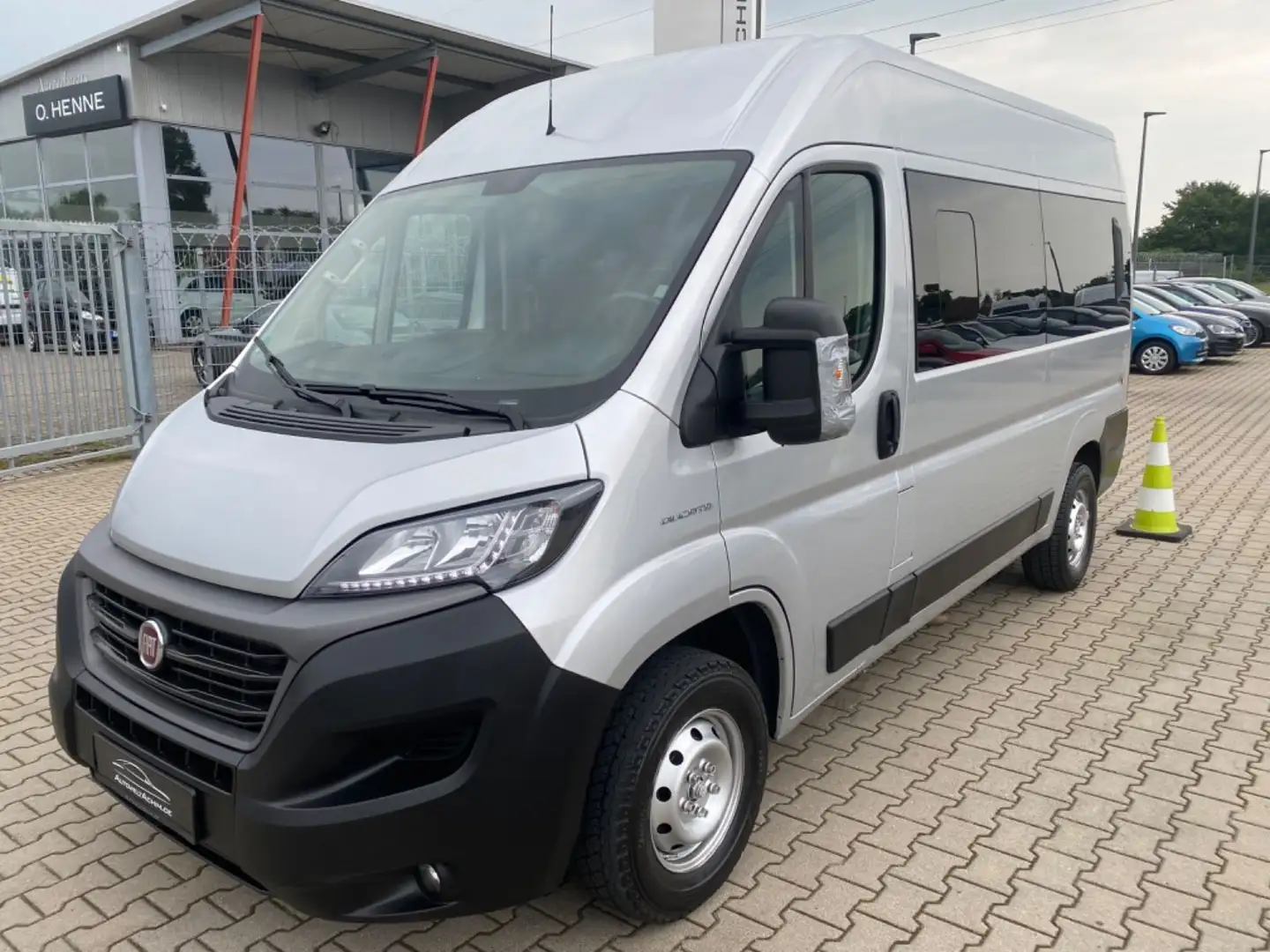 Fiat Ducato Luxusbus Panorama 33 140 L2H2 RS: 3450 mm Grau - 1