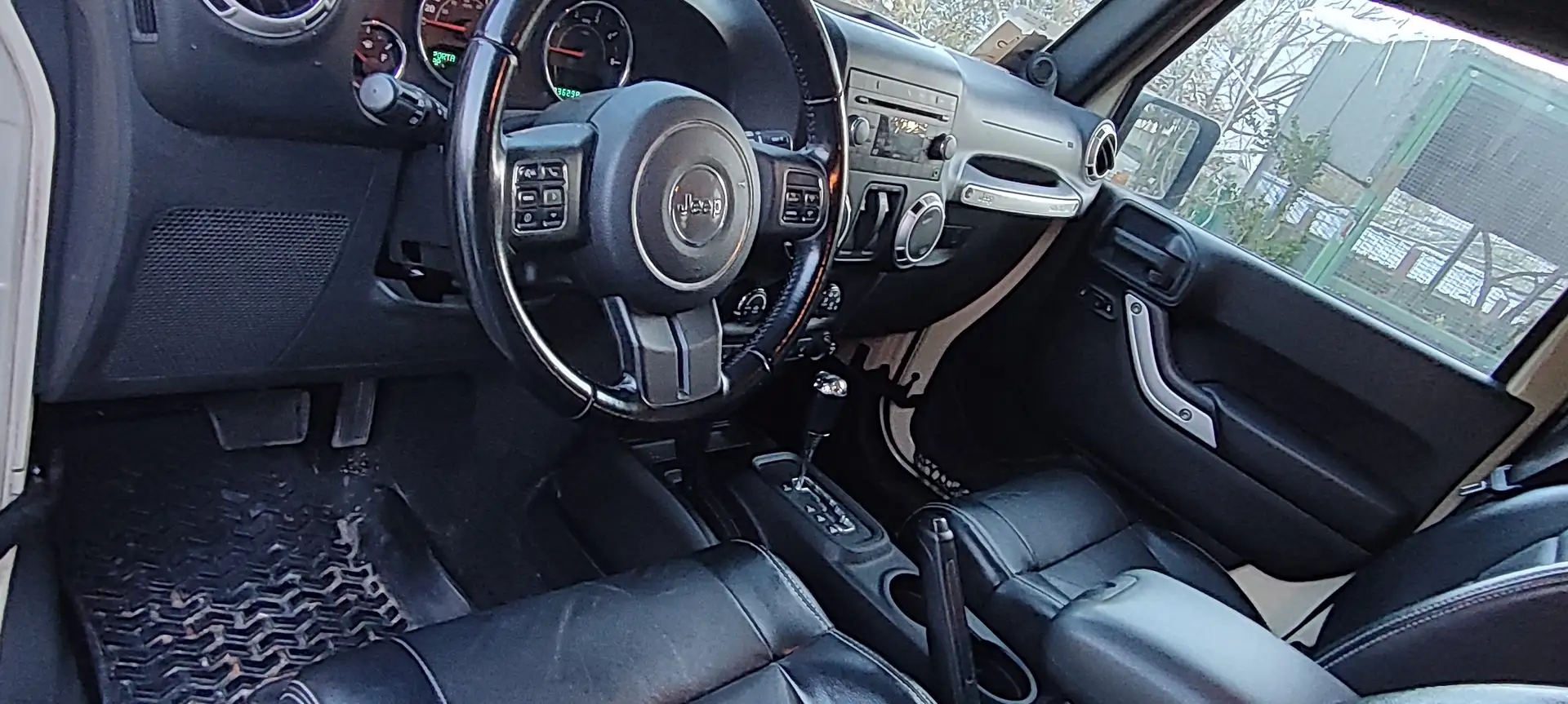 Jeep Wrangler Wrangler III 2011 2.8 crd Sahara auto - 2