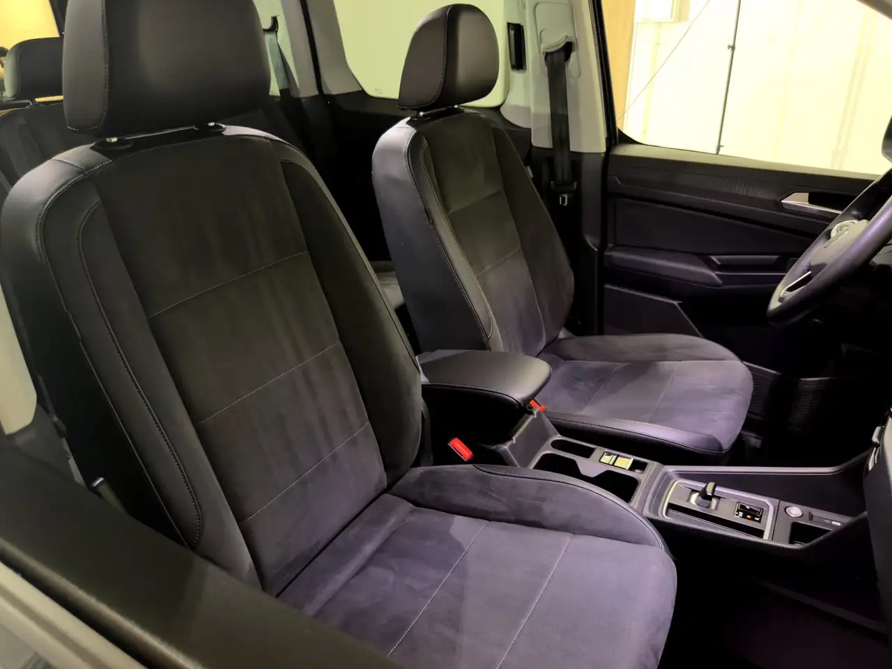 Volkswagen Caddy Style 2,0 TDI DSG *PANORAMA*AHK*STANDHEIZUNG*, миниатюра 22