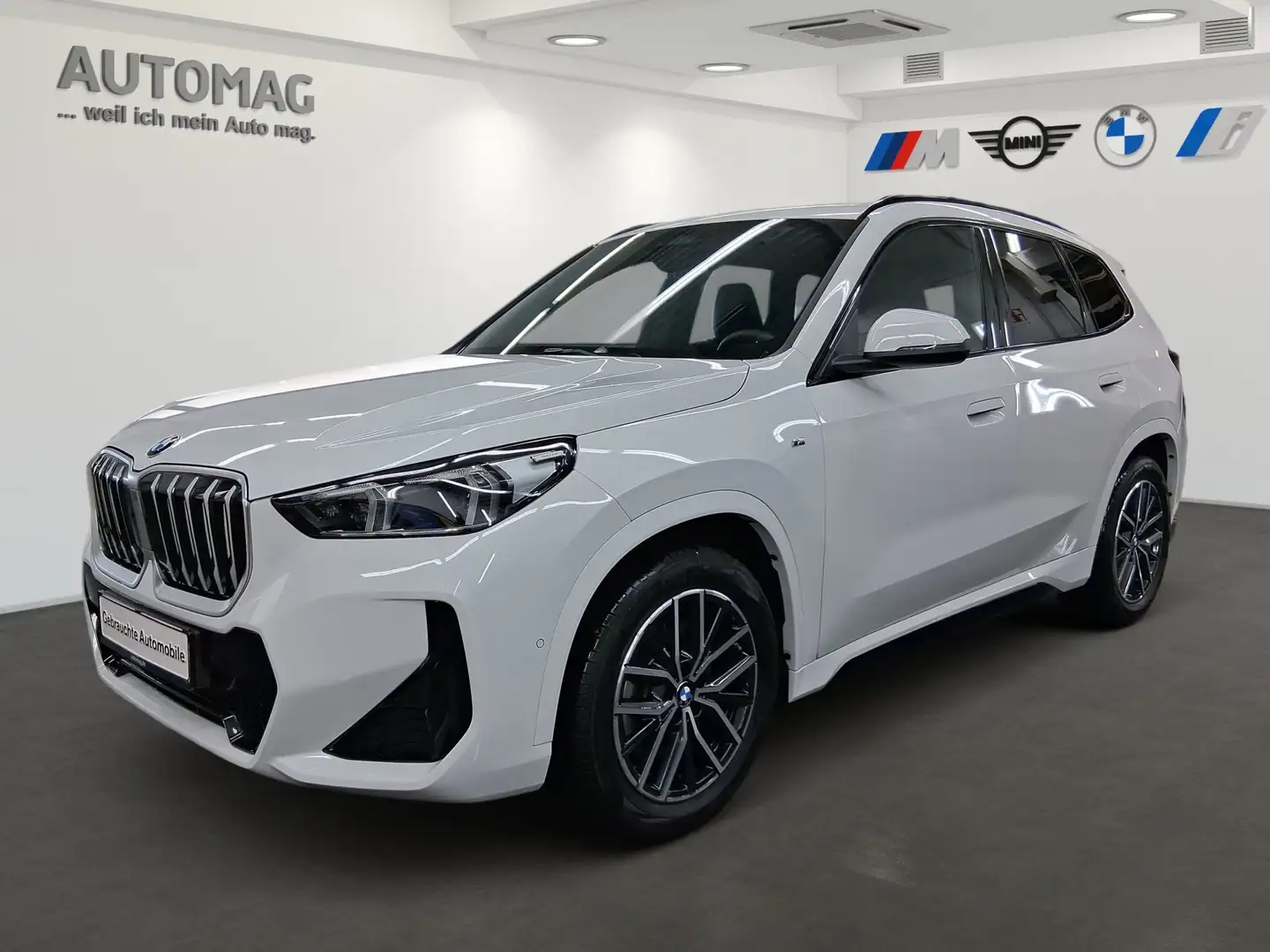 BMW X1 sDrive20i MSport*AHK*DrivAssPlus*Panorama*Komfortz Weiß - 1