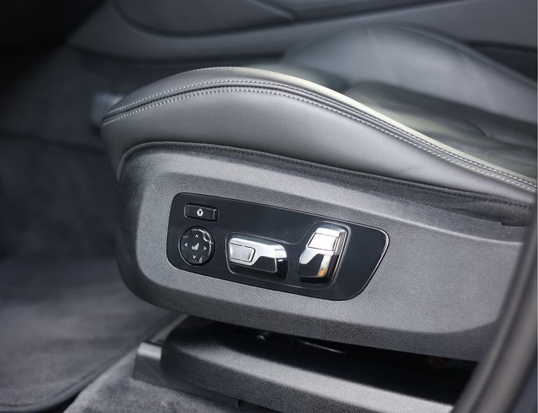 BMW XM PHEV 30 kWh | M Drivers Pack - Bowers&Wilkins — photo 26