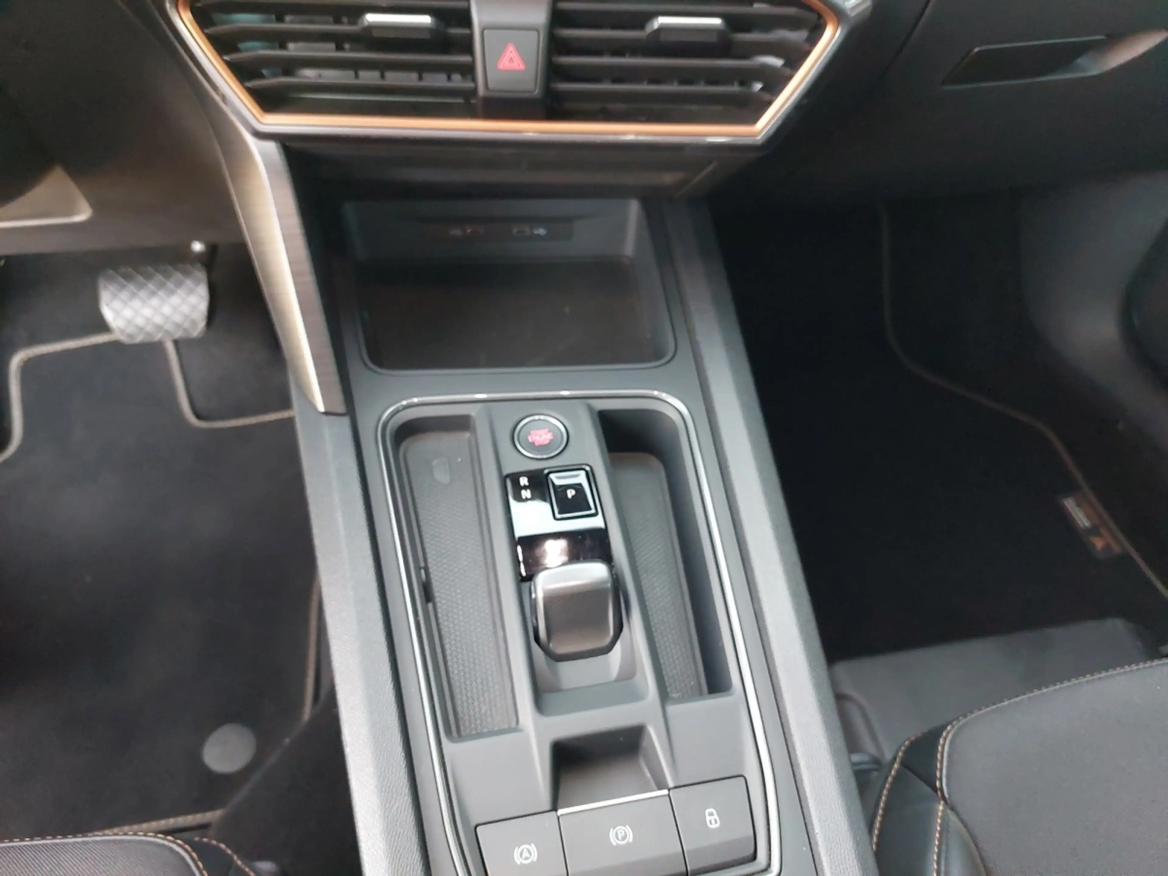 CUPRA Leon SP Kombi 1.5 eTSI DSG 150 — photo 9