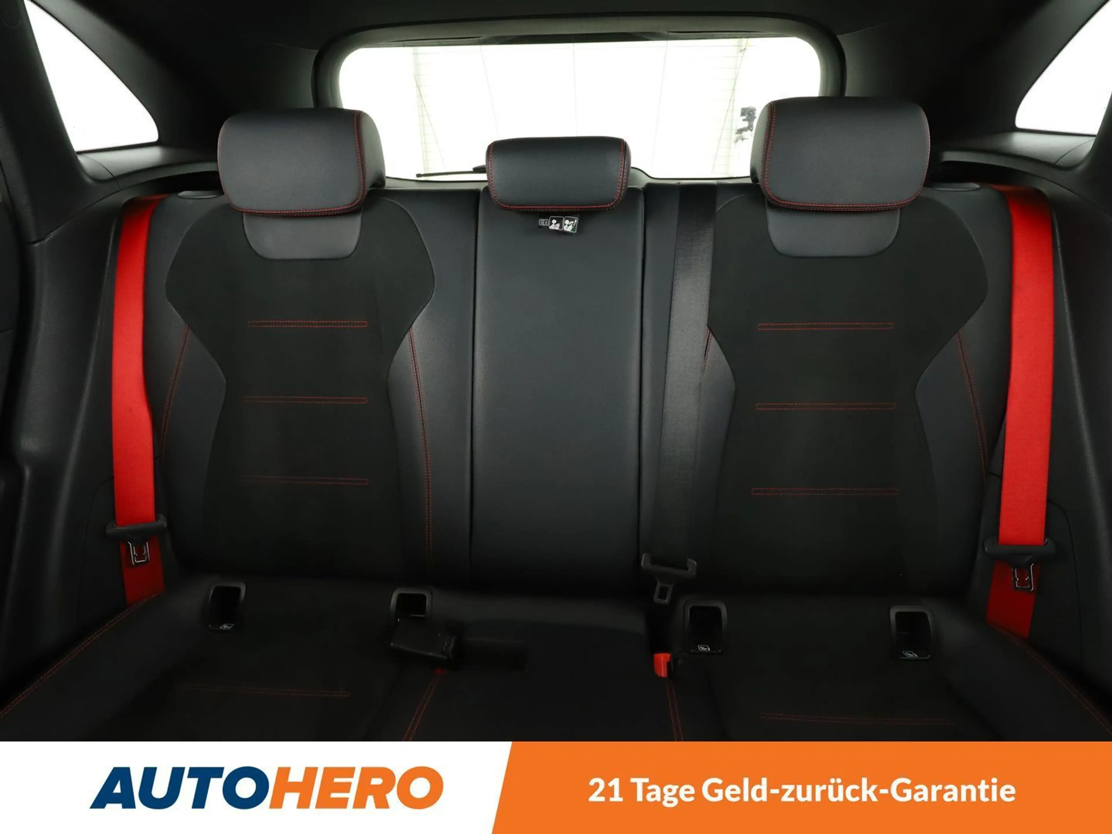 Mercedes-Benz GLA 35 AMG GLA 35 AMG 4Matic Aut*LED*TEMPO*CAM*PANO*SHZ*PDC* — photo 15