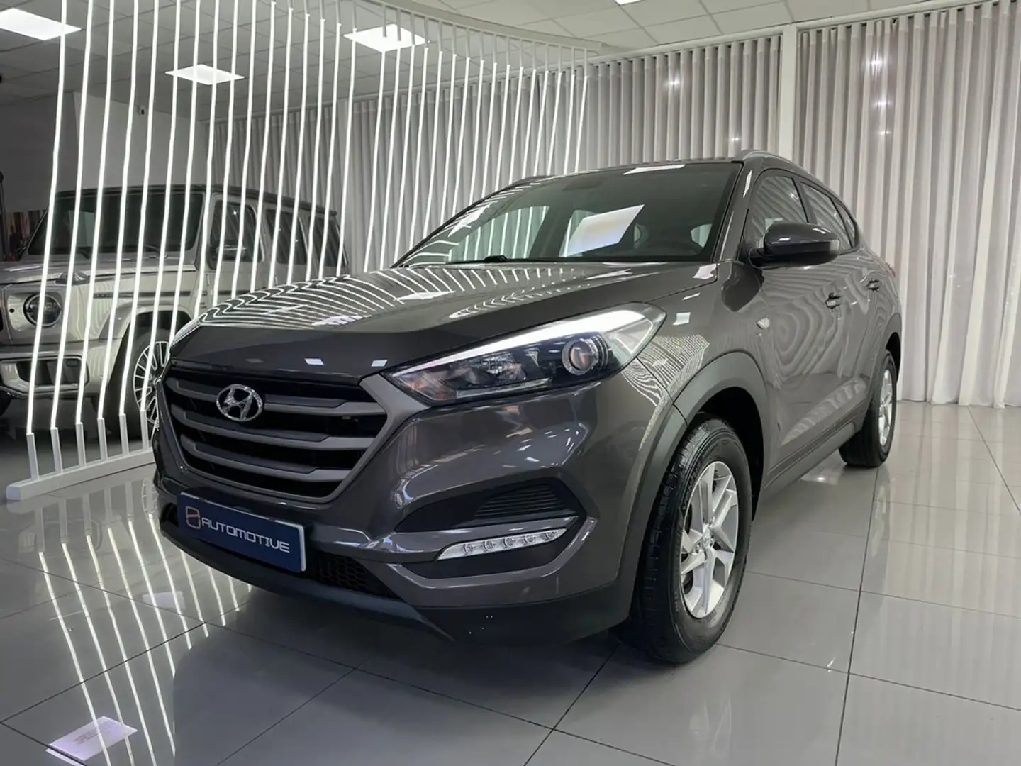 Hyundai TUCSON 1.7CRDI BD Essence 4x2 Gris - 1