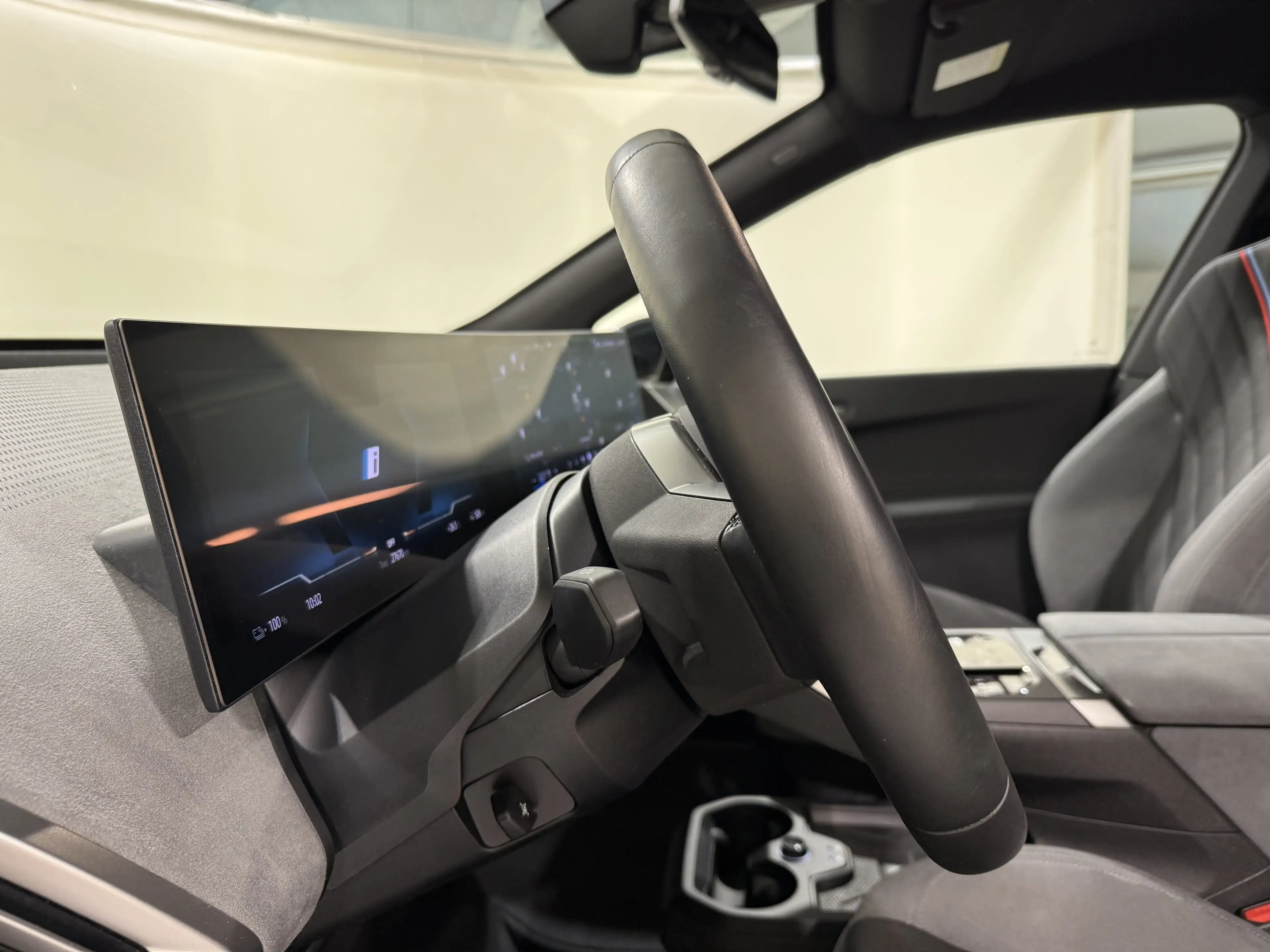 BMW iX xDrive45 M Sportpaket AHK ACC 360 ALED DA-Prof — photo 14