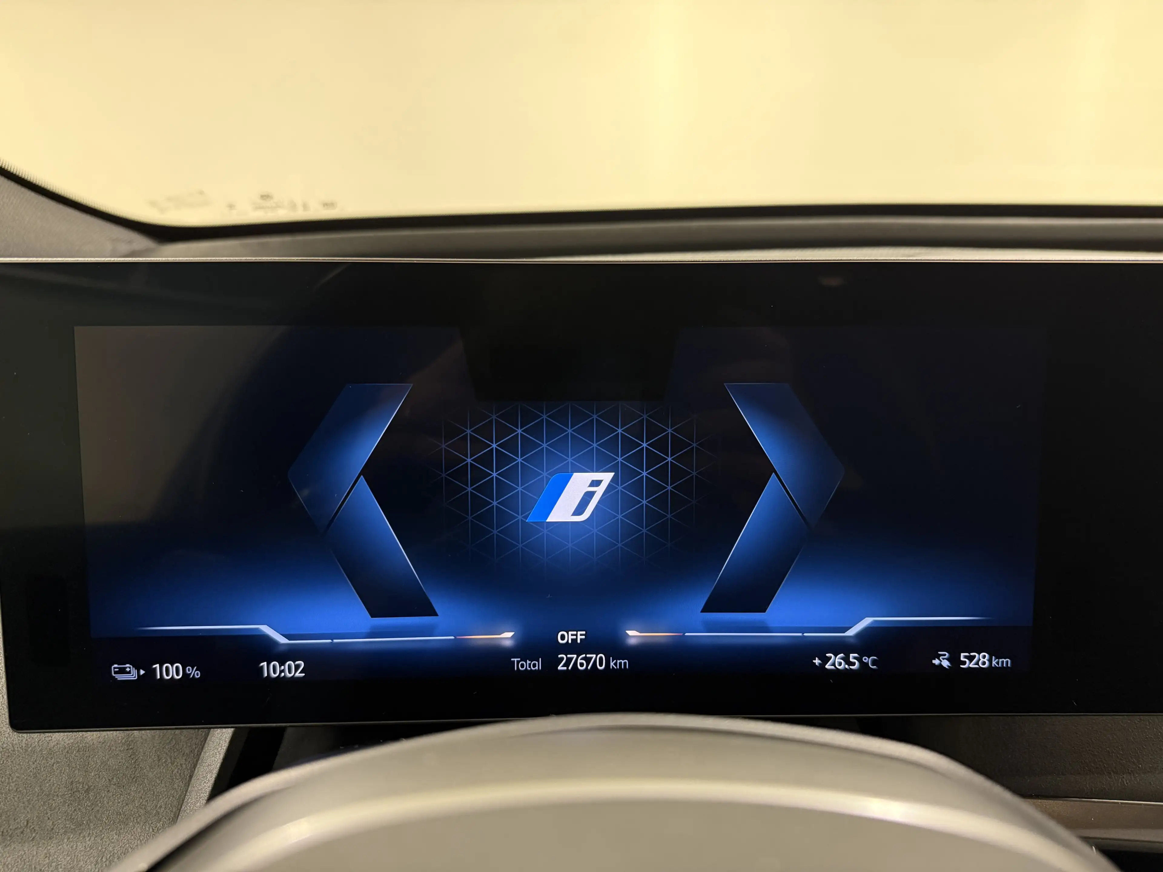 BMW iX xDrive45 M Sportpaket AHK ACC 360 ALED DA-Prof — photo 12
