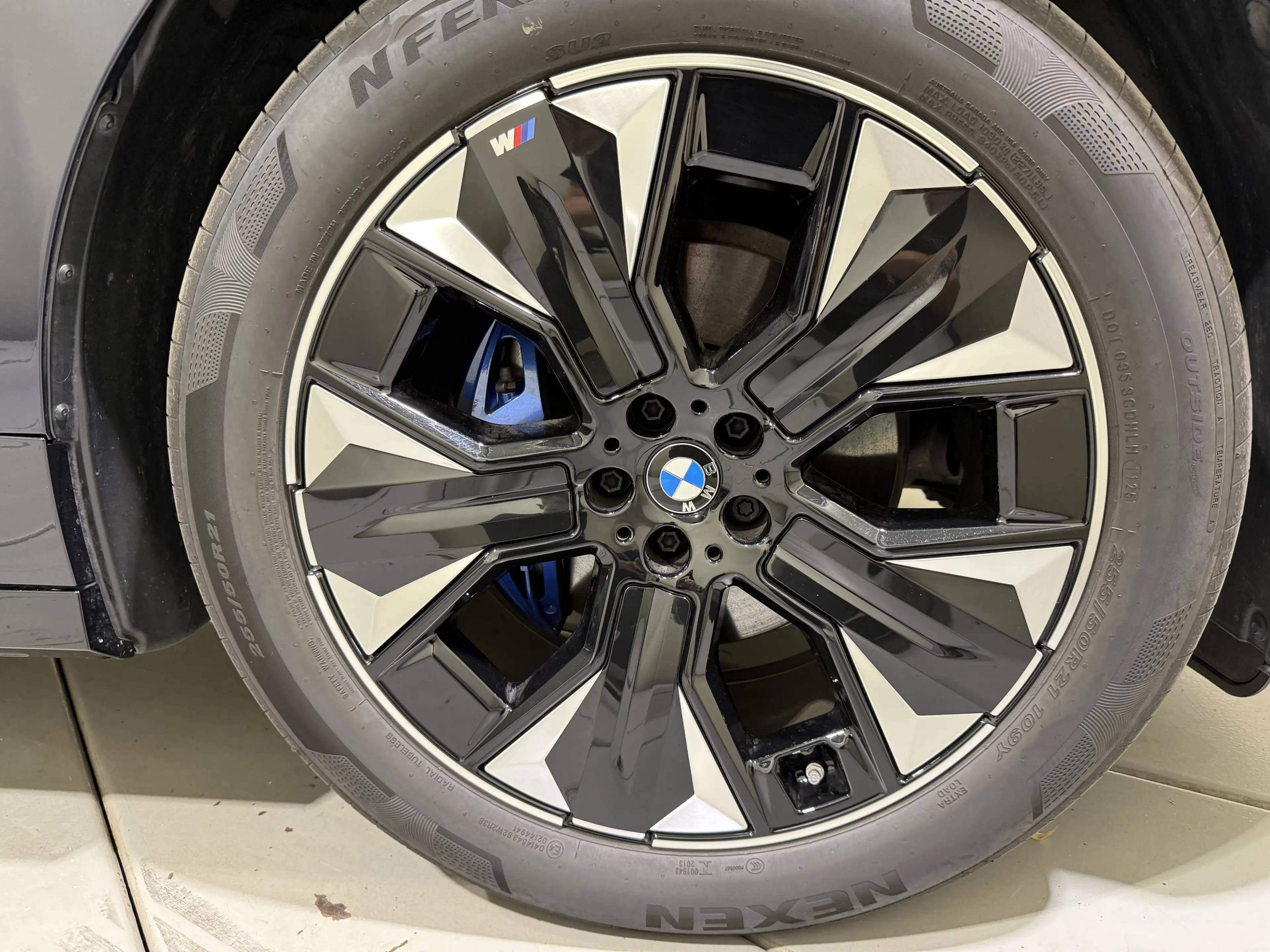 BMW iX xDrive45 M Sportpaket AHK ACC 360 ALED DA-Prof — photo 8