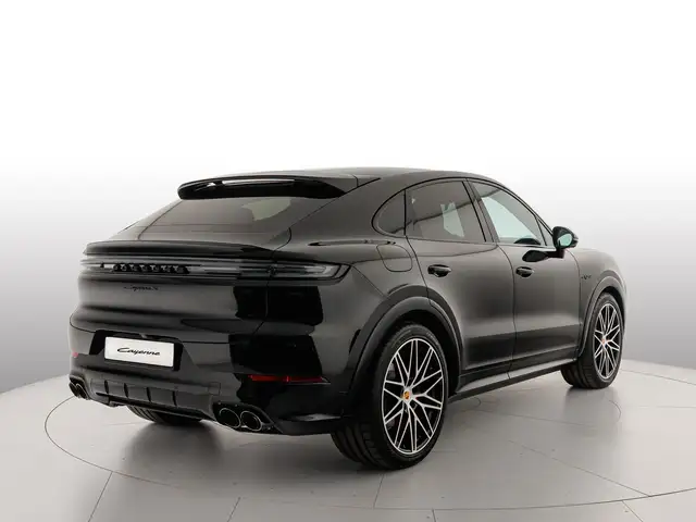 Porsche Cayenne view 4