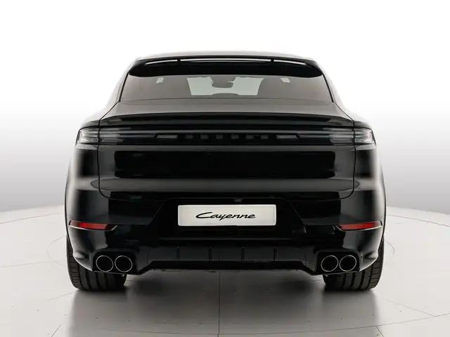 Porsche Cayenne view 3