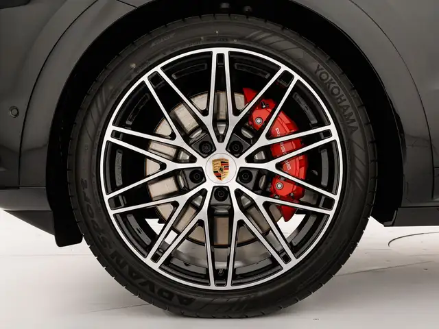 Porsche Cayenne view 9