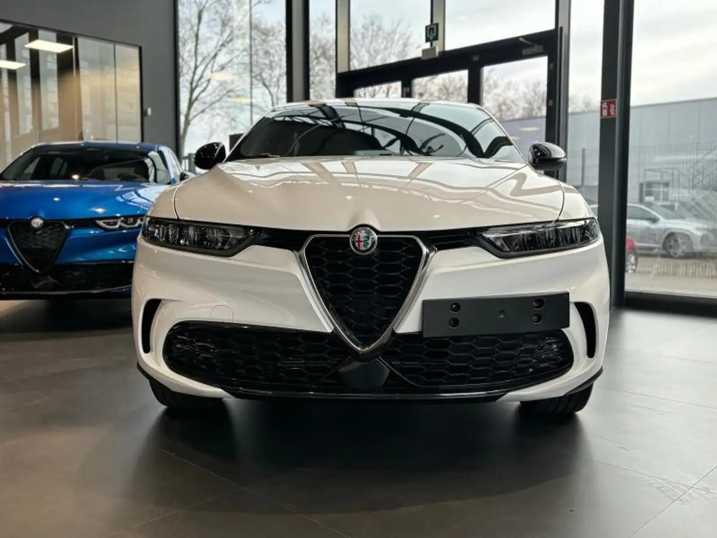 Alfa Romeo Tonale super 1.5 bijela - 2