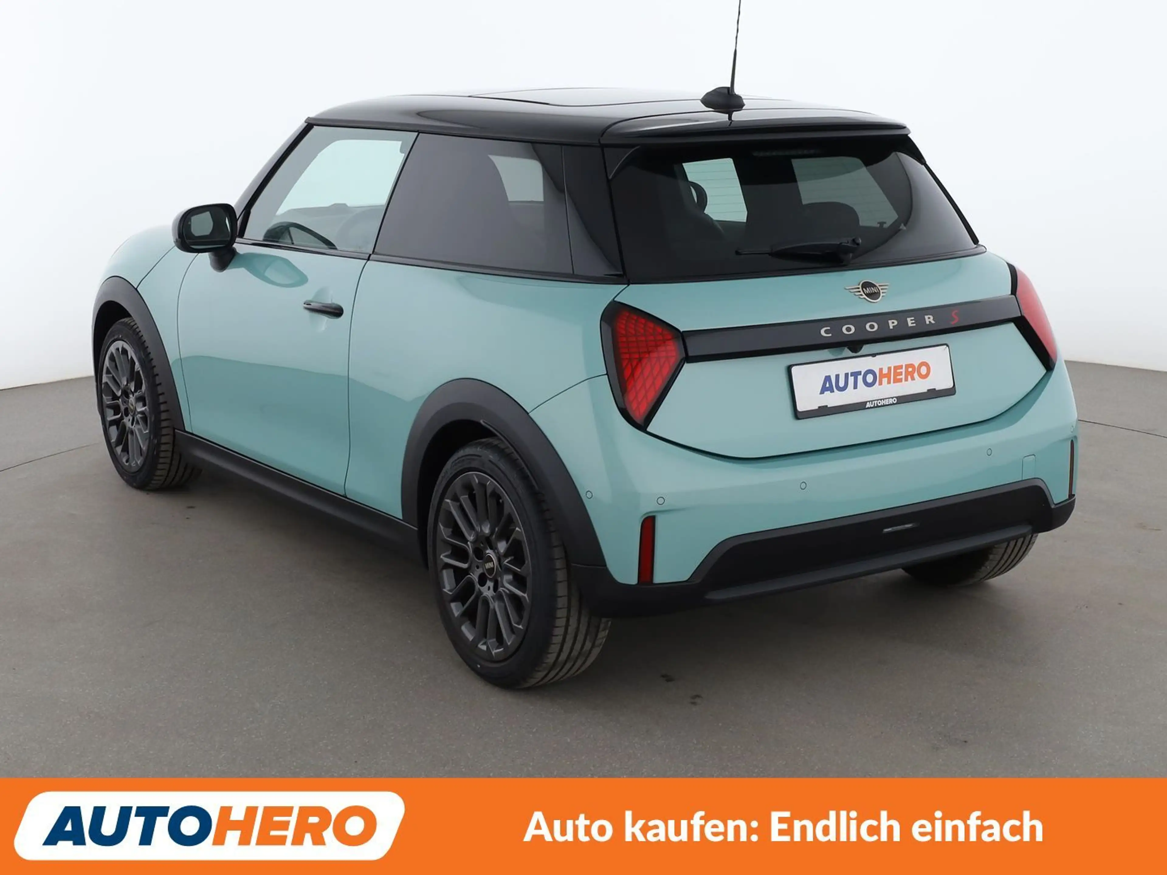 MINI Cooper S Cooper S Favoured Trim Aut.*NAVI*HEAD-UP*LED*CAM* — photo 4