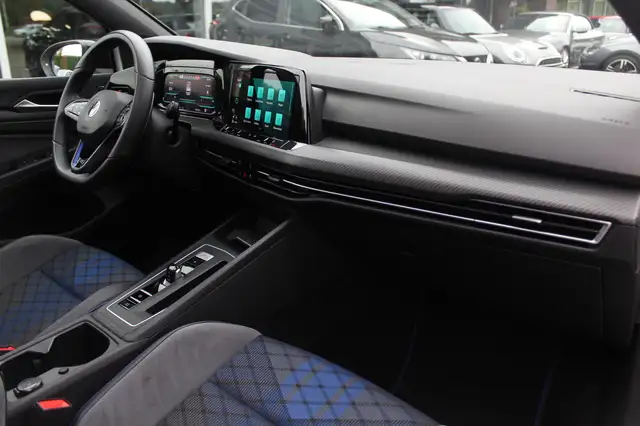 Volkswagen Golf view 13