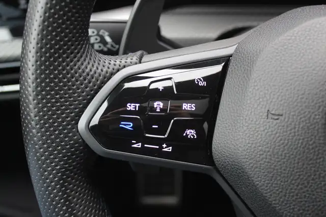 Volkswagen Golf view 30