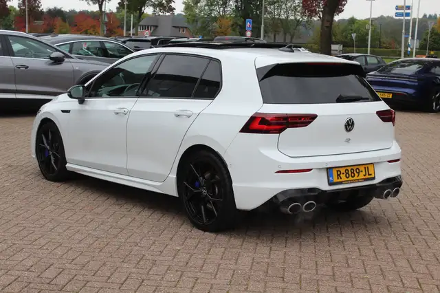 Volkswagen Golf view 3