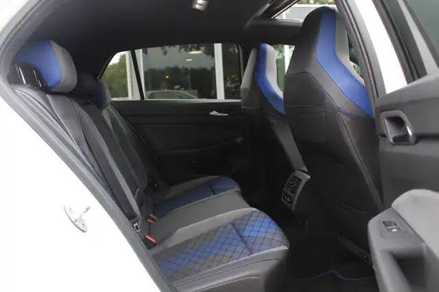 Volkswagen Golf view 12