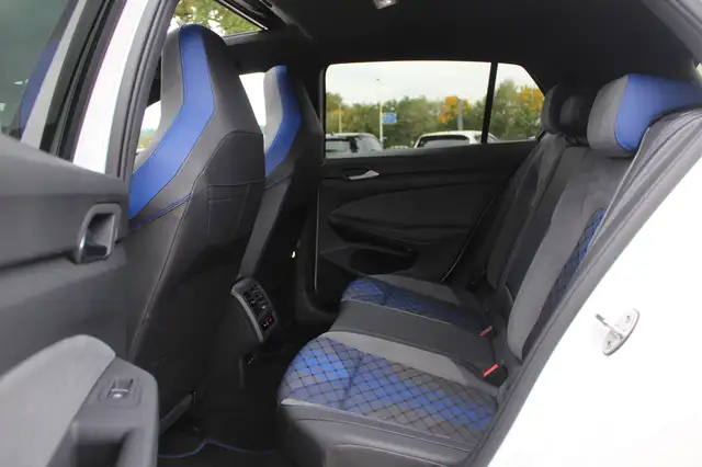 Volkswagen Golf view 11