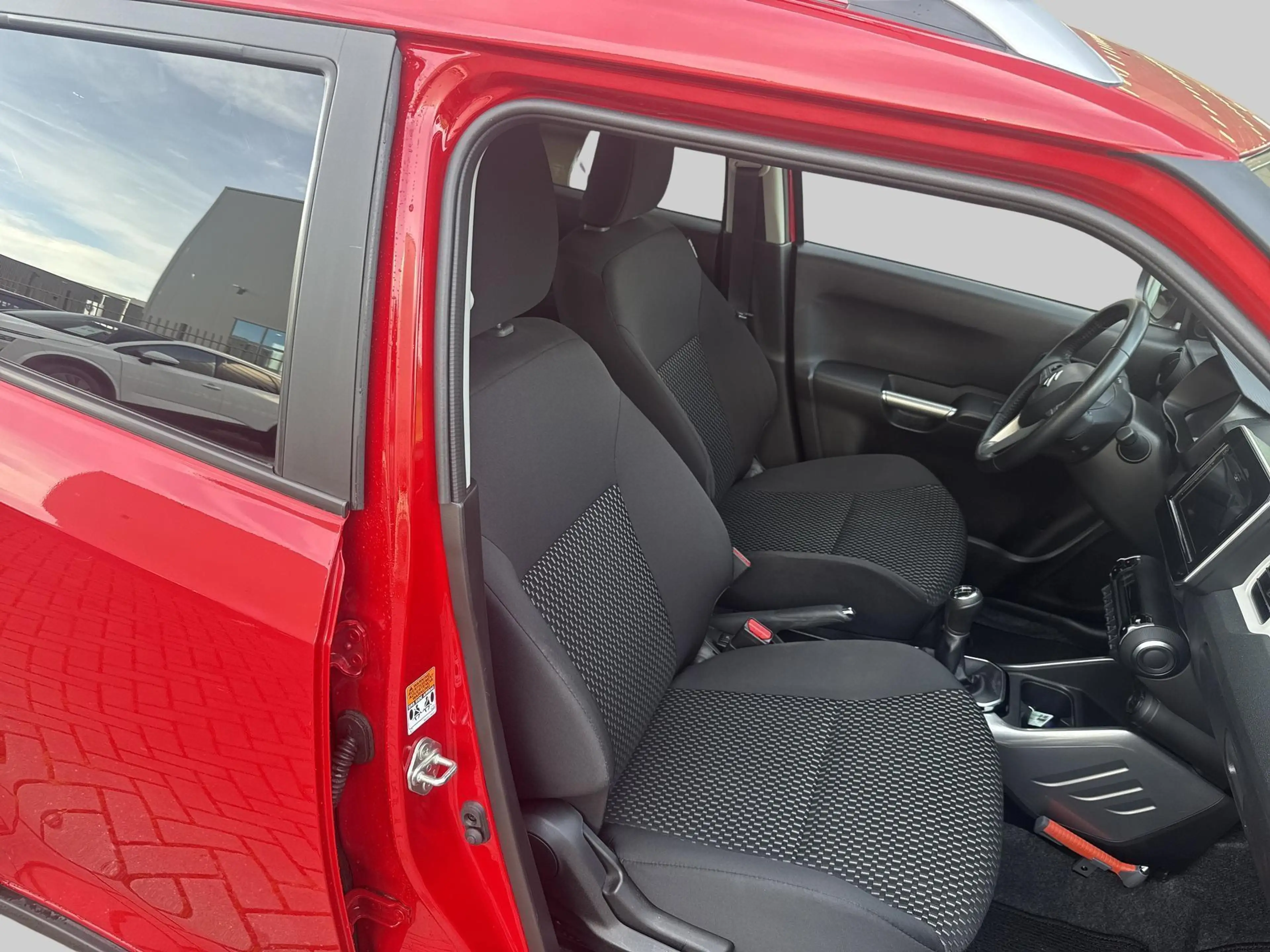 Suzuki Ignis 1.2 Smart Hybrid Style | Achteruitrijcamera | Appl — photo 13