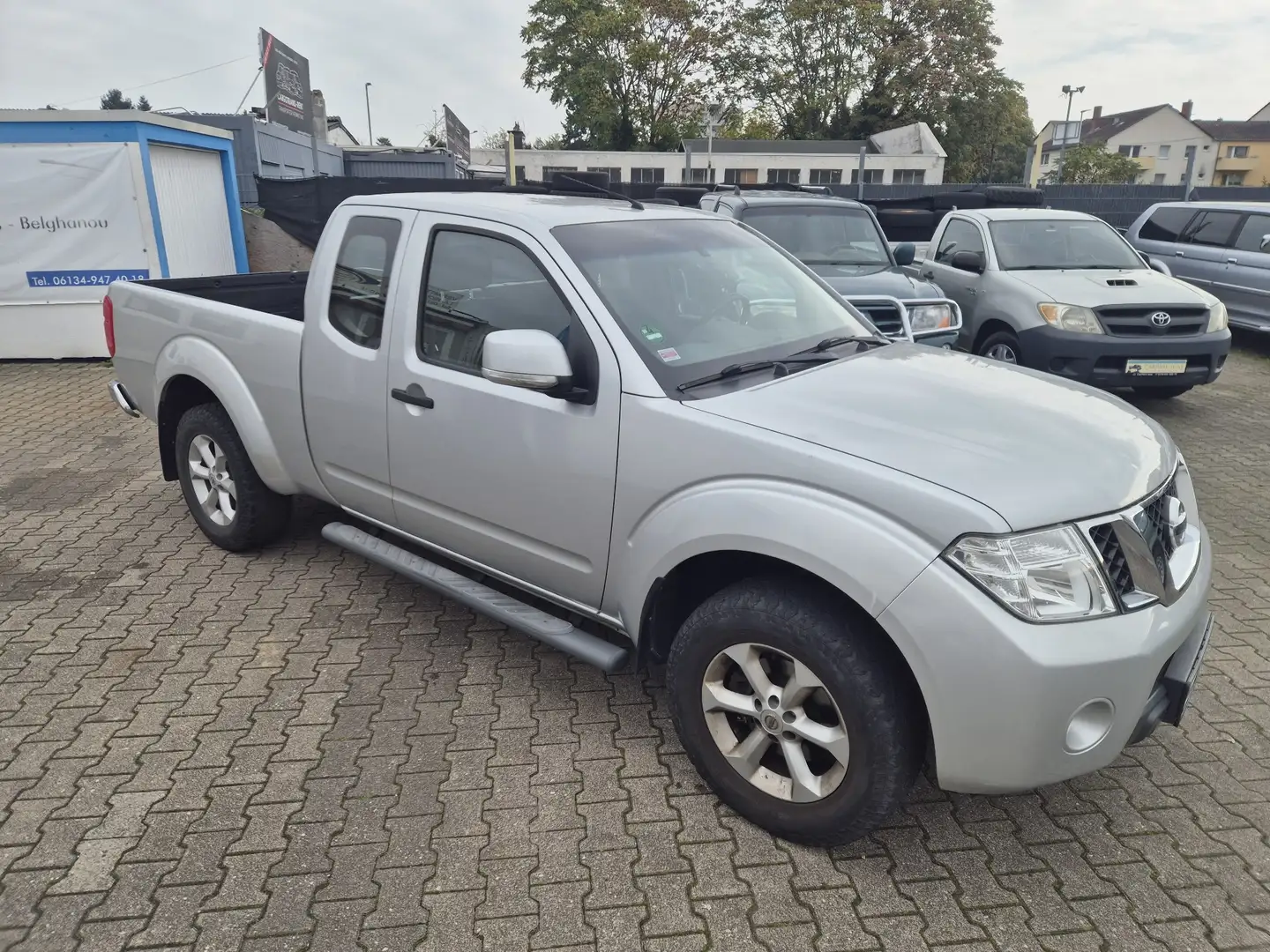 Nissan Navara King Cab SE 4X4 *Top Zustand/LKW-Zl./nur 101 Tkm* Grau - 2