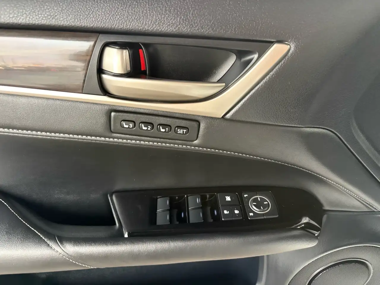 Lexus GS снимка Lexus GS