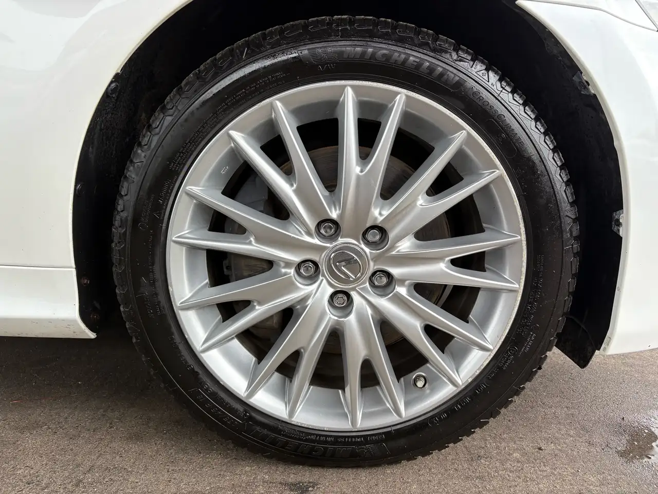Lexus GS снимка Lexus GS