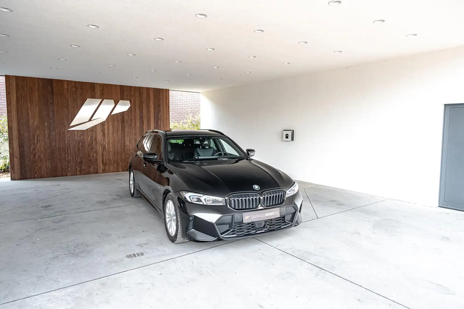 BMW 330 e, LCI M pack, Driving ass, Adaptieve cruise co... Zwart - 1