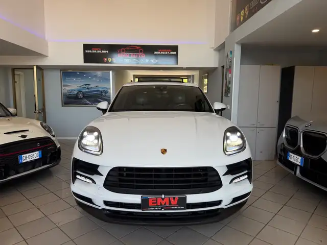 Porsche Macan view 2
