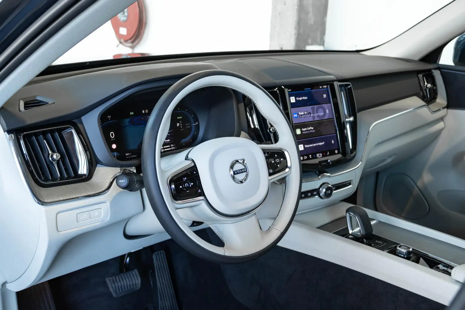 Volvo XC60 T8 Automaat Plug-in hybrid AWD Plus Bright | 360° Blauw - 2