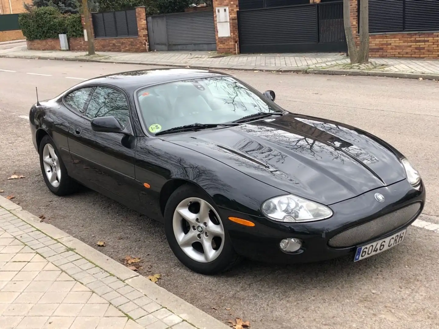 Jaguar XK8 XK8 Coupé 4.2 Aut. Černá - 1
