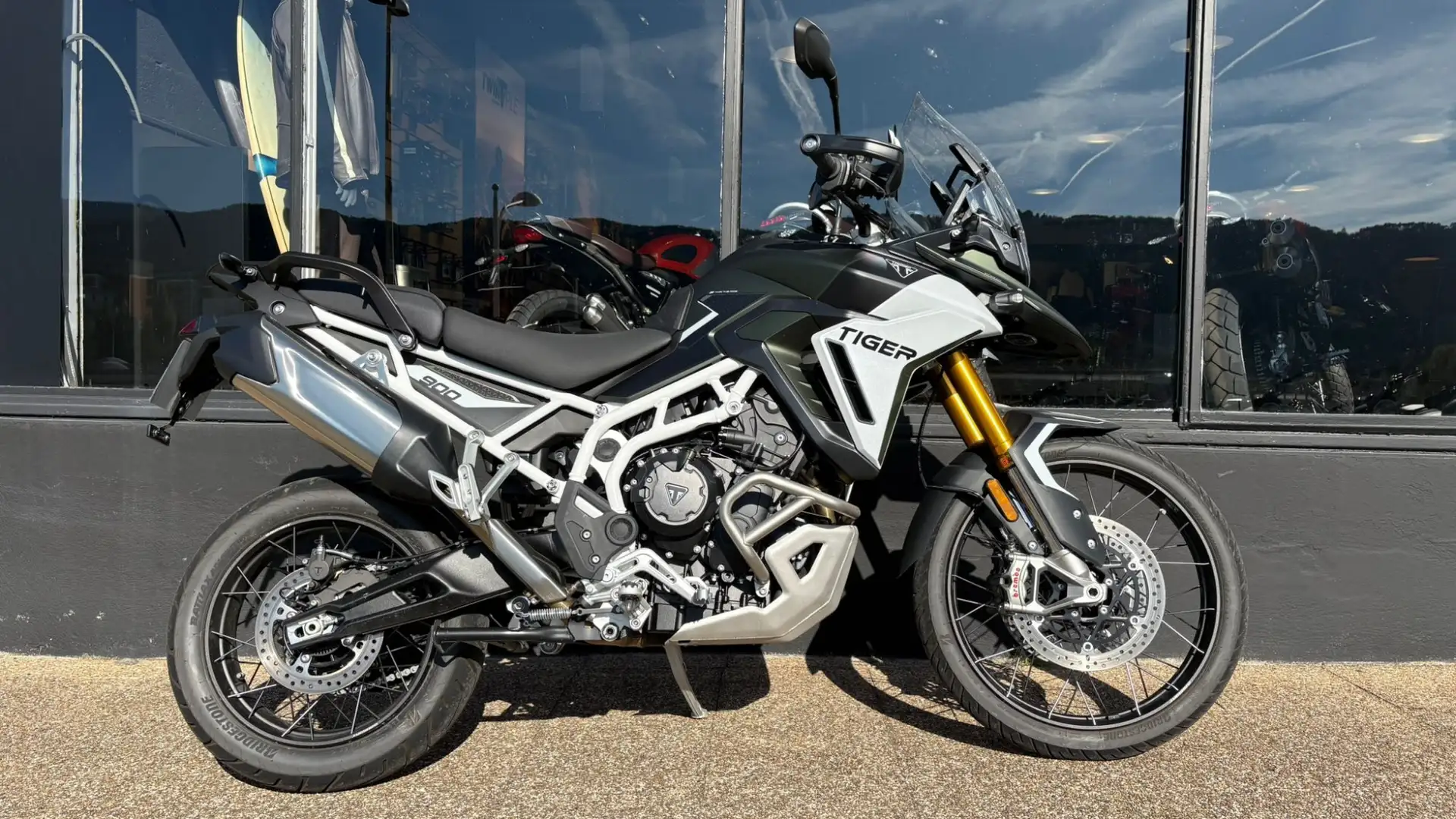 Triumph Tiger 900 Grün - 1