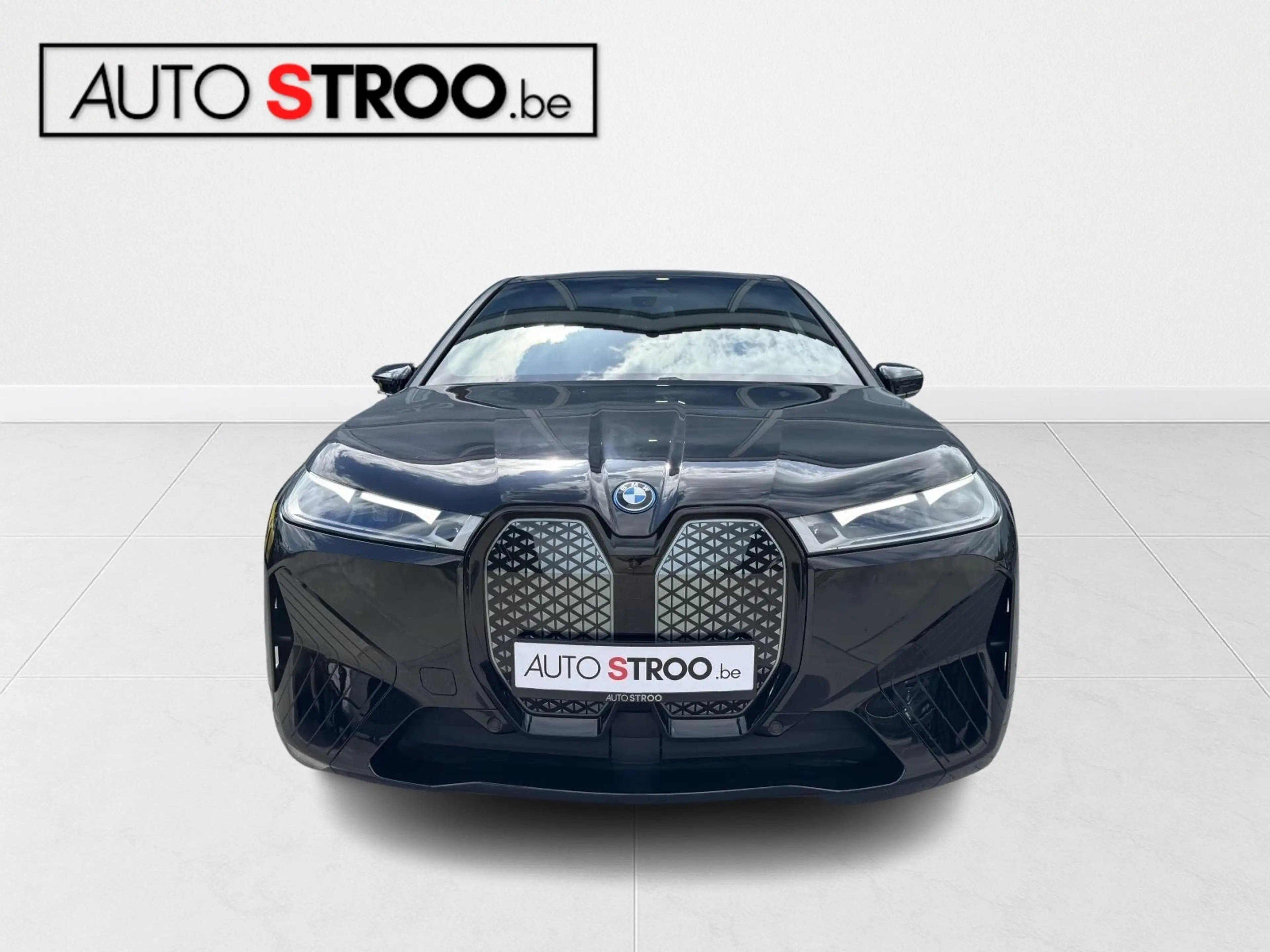 BMW iX xDrive40 M SPORT | PANO | sky lounge | BLACKPACK | — photo 2