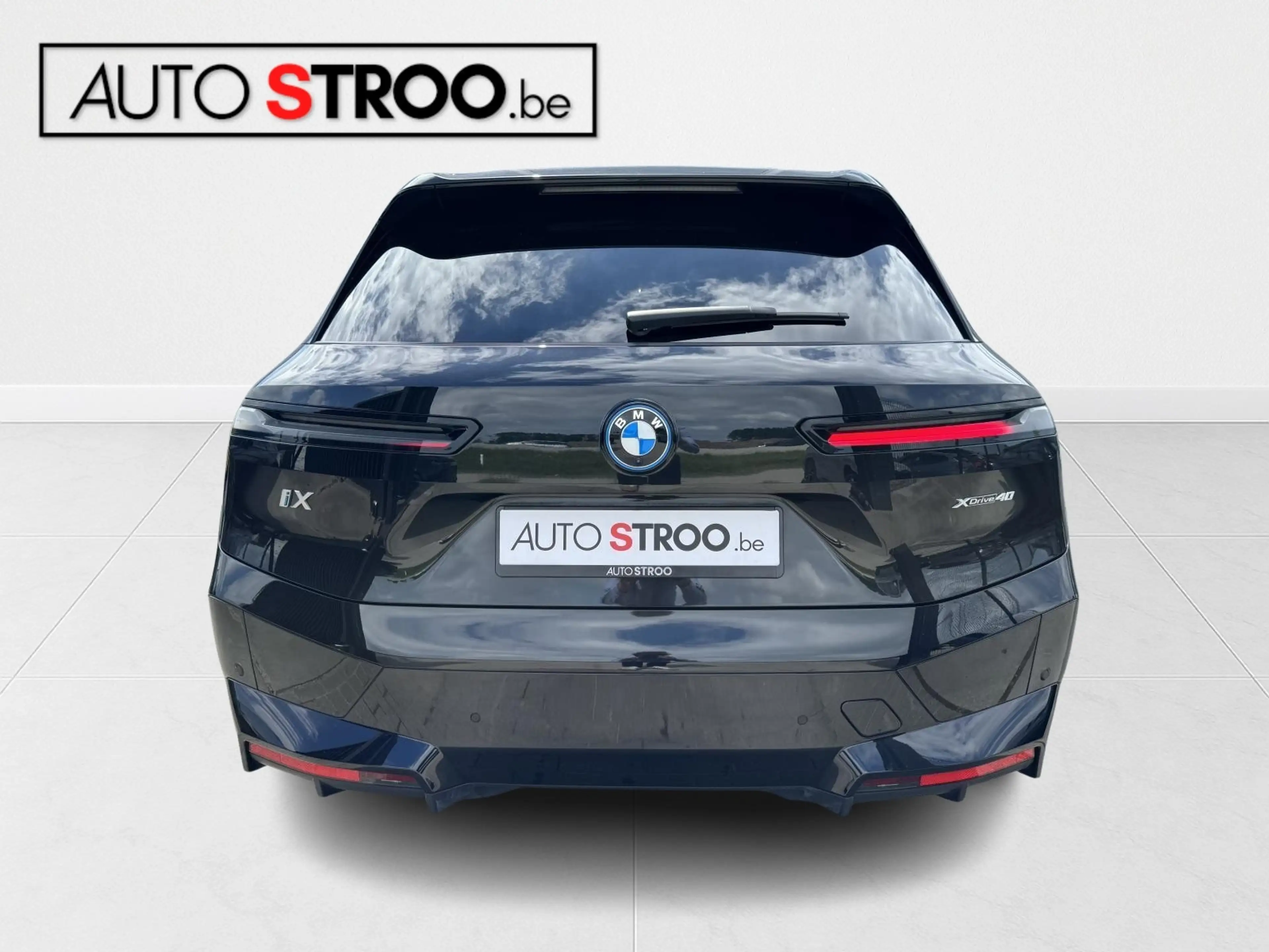 BMW iX xDrive40 M SPORT | PANO | sky lounge | BLACKPACK | — photo 6