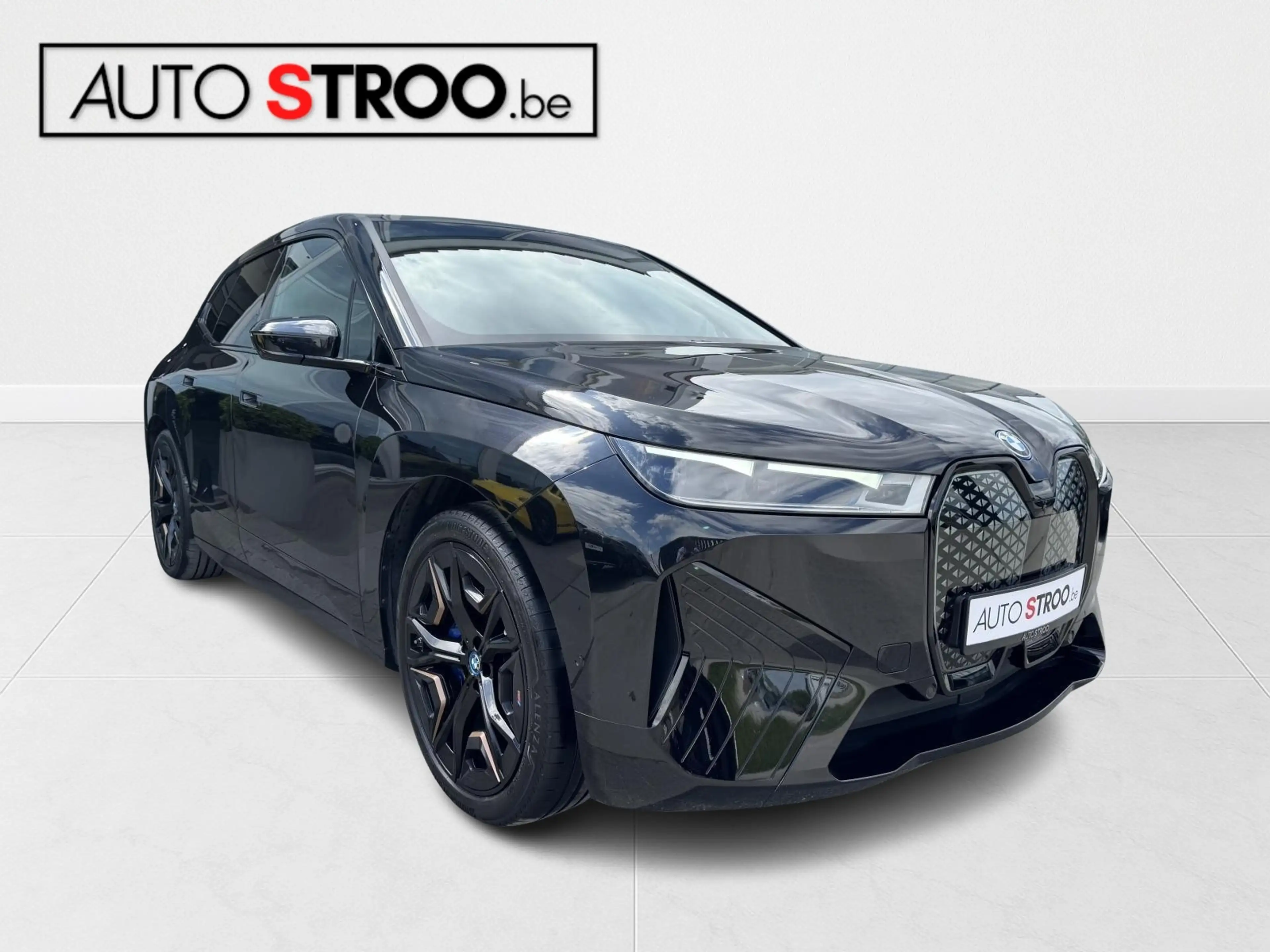 BMW iX xDrive40 M SPORT | PANO | sky lounge | BLACKPACK | — photo 3