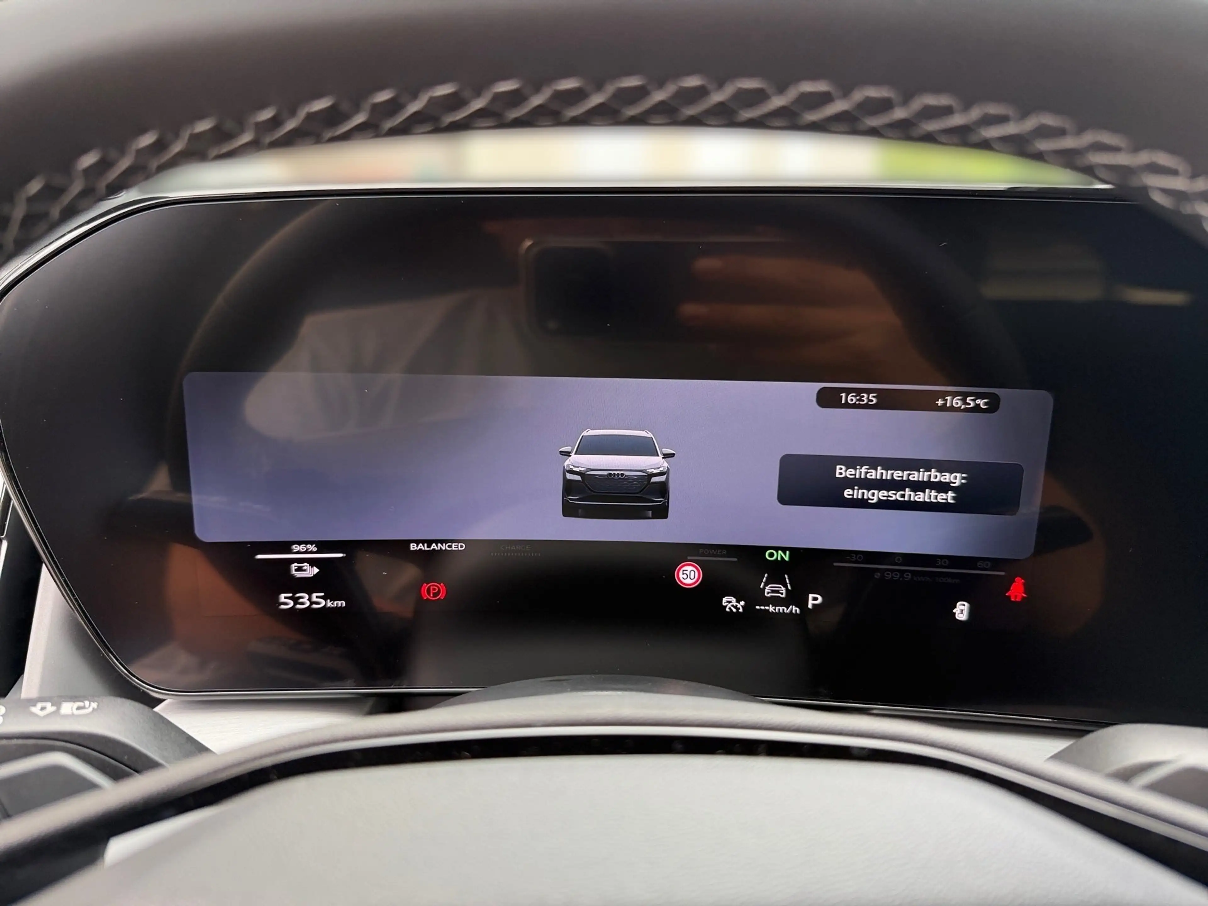 Audi Q4 e-tron Q4 SUV e-tron performance HeadUp AHK Navi LED — photo 8
