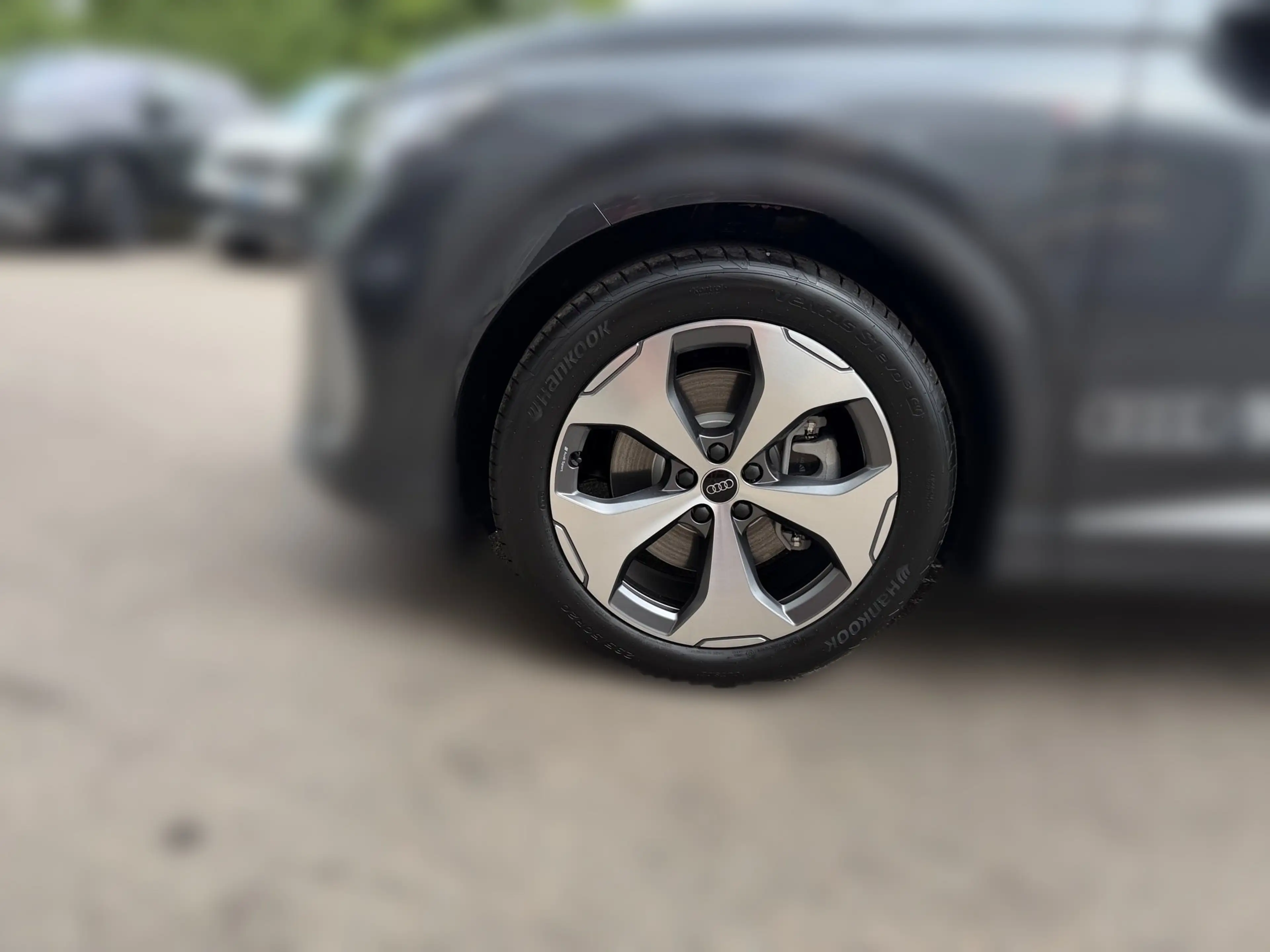 Audi Q4 e-tron Q4 SUV e-tron performance HeadUp AHK Navi LED — photo 6