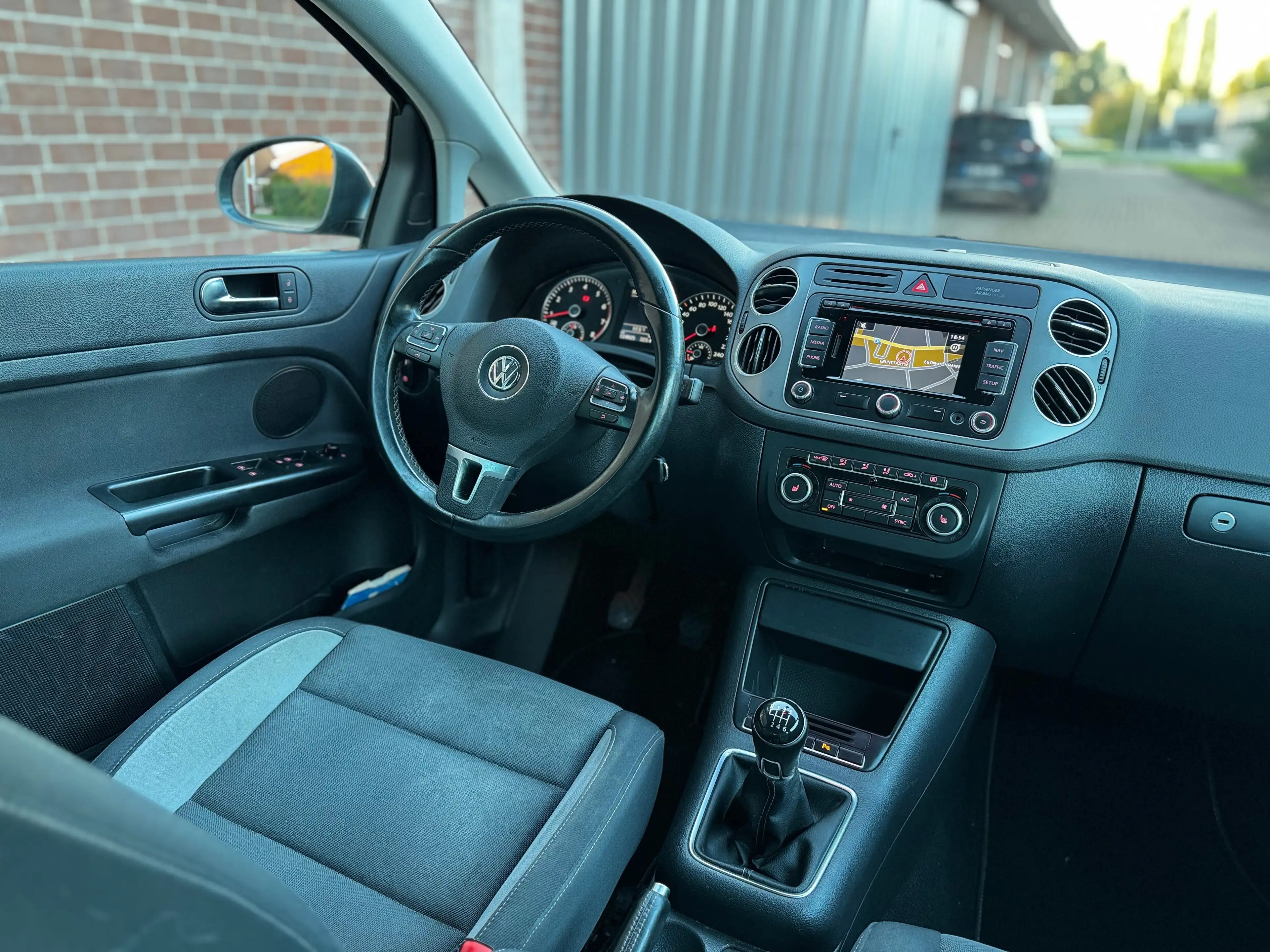Volkswagen Golf Plus Life*PDC*Kamera*Navi*AHK*SHZ — photo 13