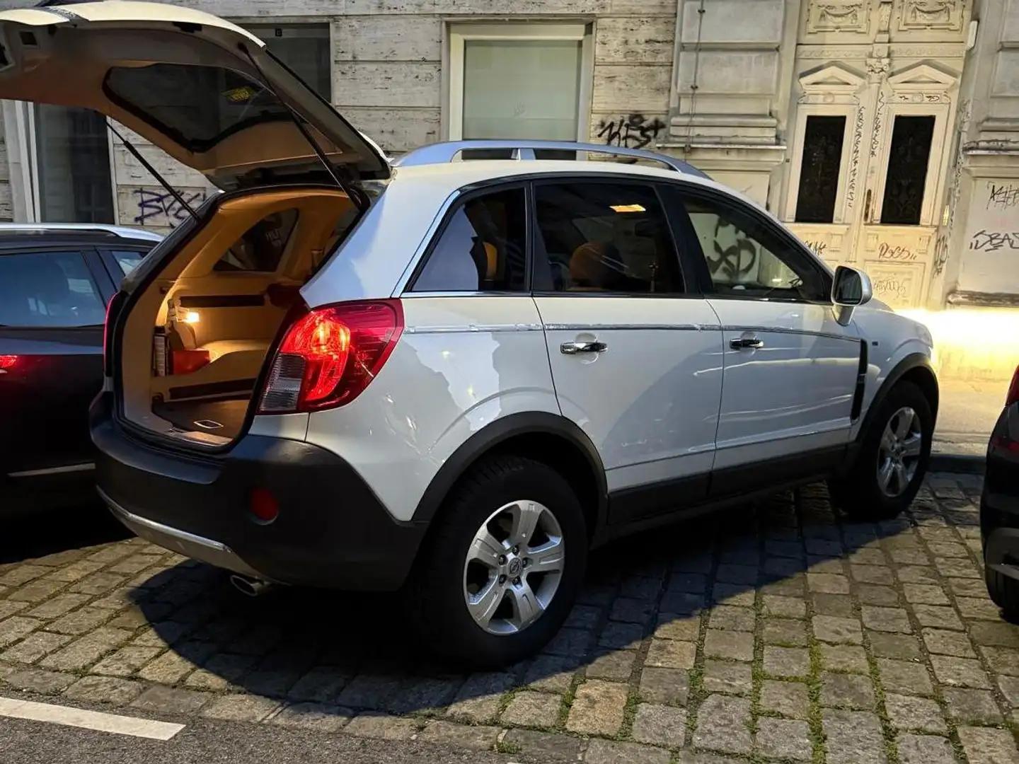 Opel Antara Antara 2,2 CDTI Cosmo DPF Aut. Style Weiß - 1
