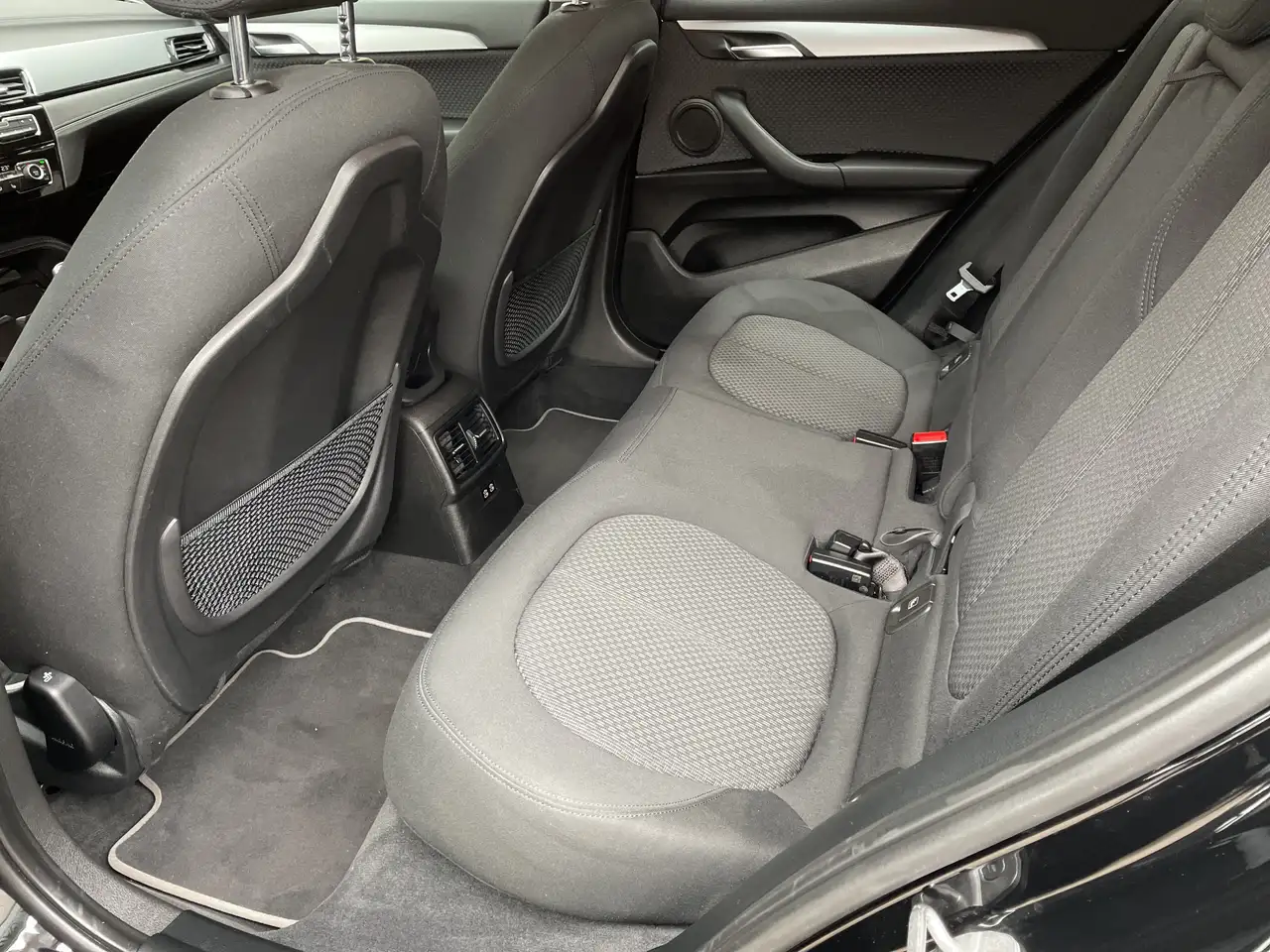 BMW X2 sDrive18i Advantage Navigation-Sitzheizung-Parkass 11