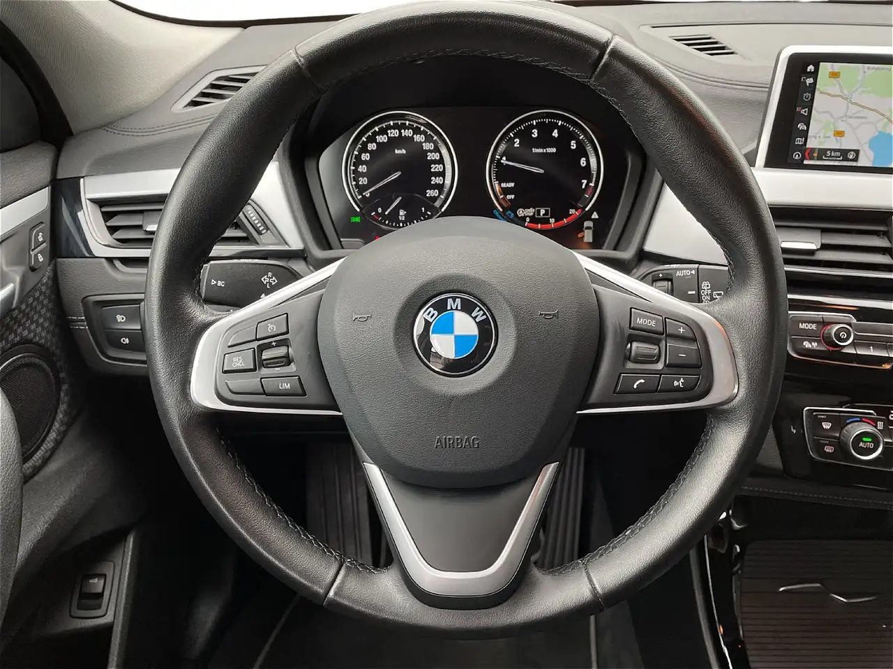 BMW X2 sDrive18i Advantage Navigation-Sitzheizung-Parkass 9