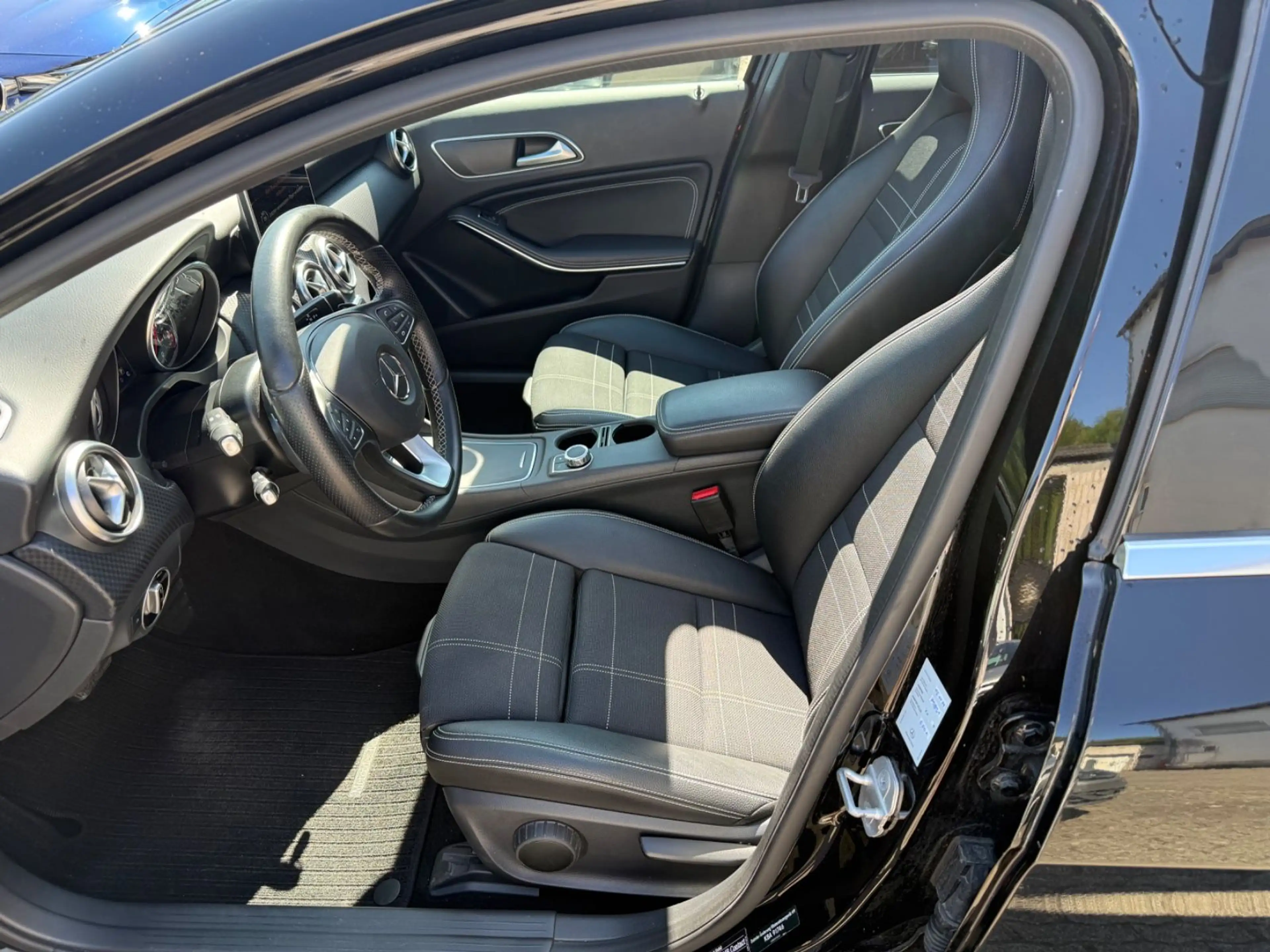 Mercedes-Benz A 220 CDI Automatik Panorama Kamera Tempomat — photo 12