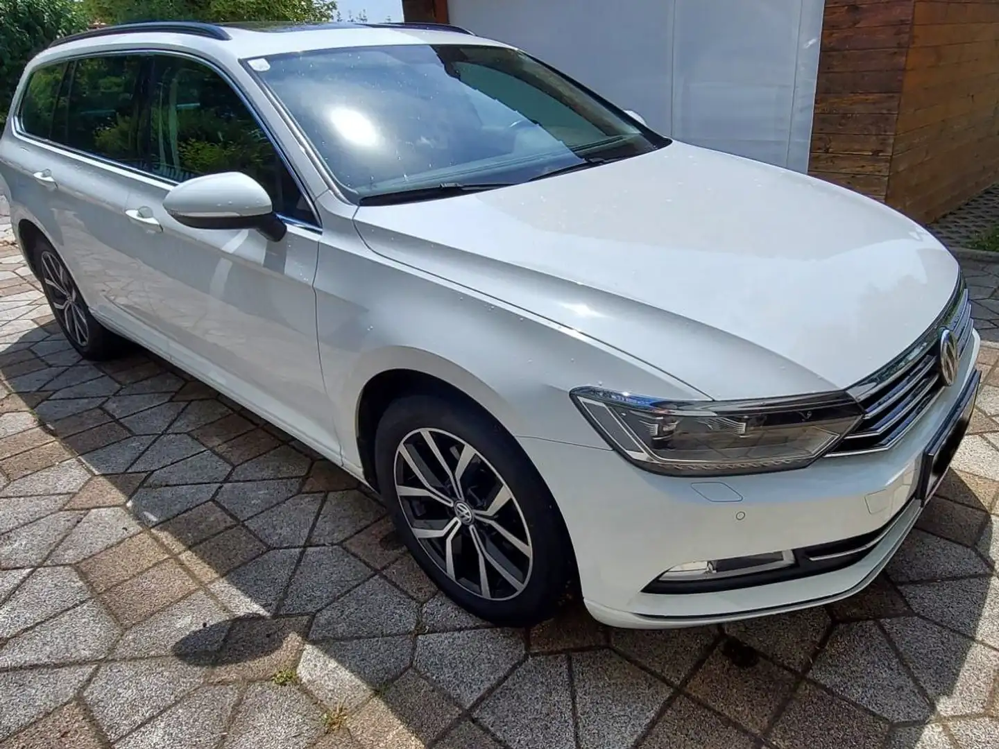 Volkswagen Passat Variant Passat Variant Comfortline 1,6 TDI DSG Comfortline Weiß - 1